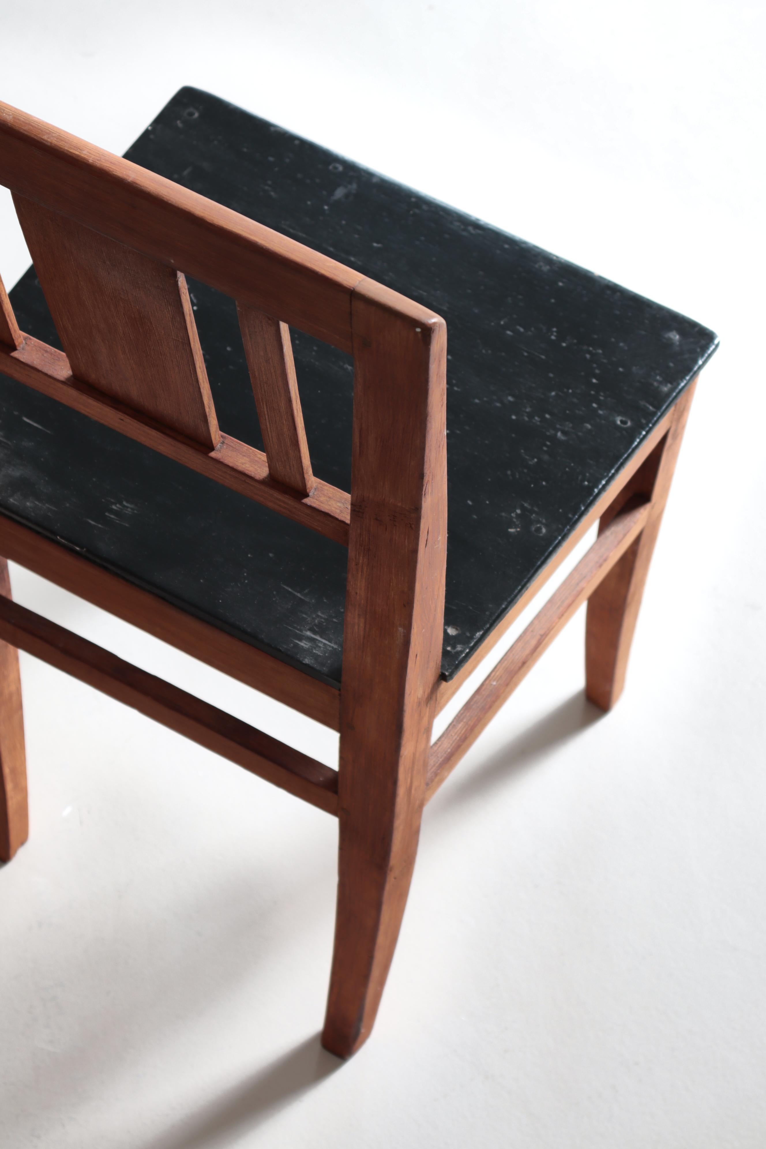 Chaises d'appoint suédoises d'art populaire du XIXe siècle en pin patiné Bon état - En vente à Odense, DK