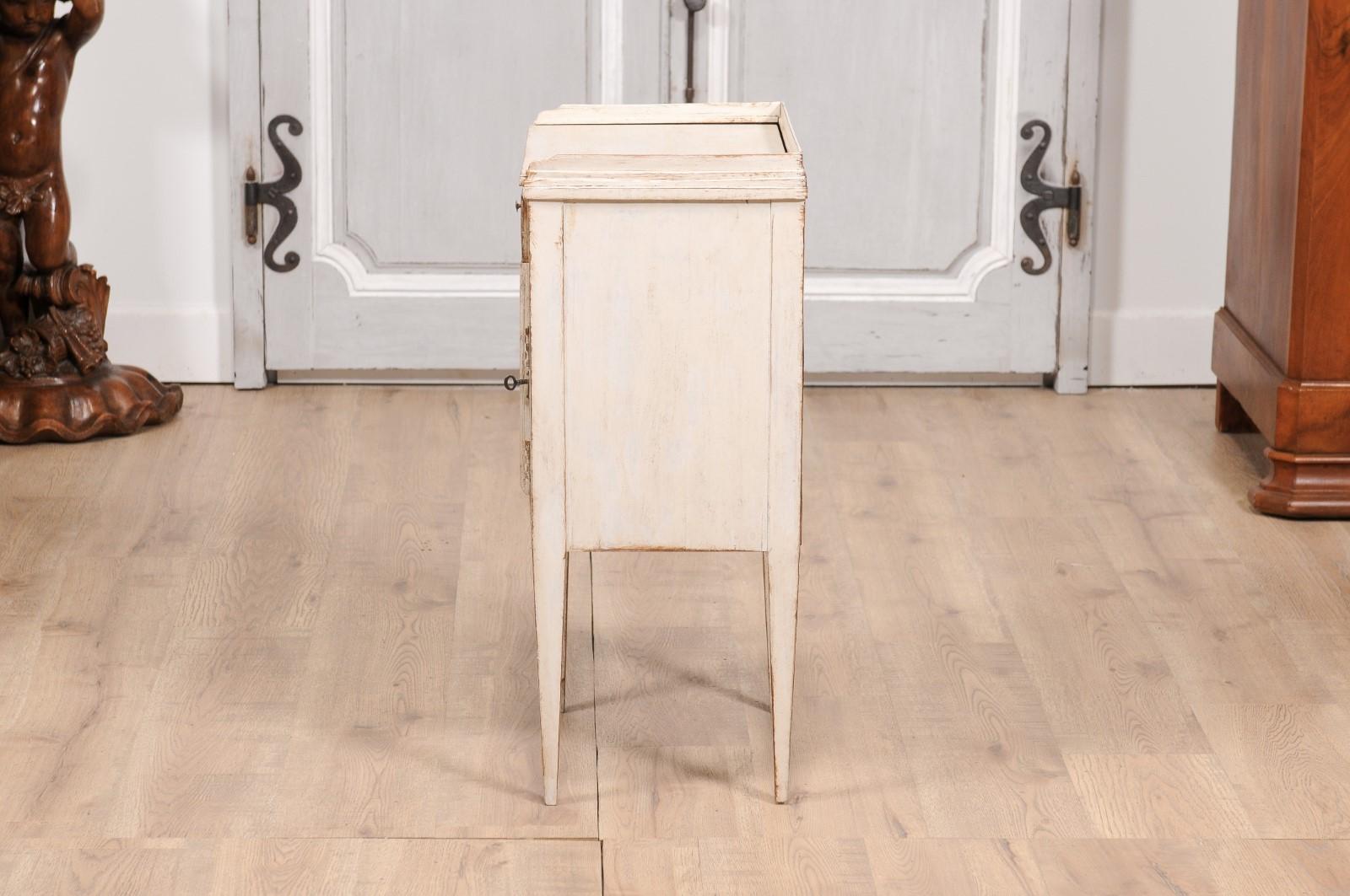 Swedish 19th Century Gray Cream Painted Nightstand with Drawer and Double Doors For Sale 6