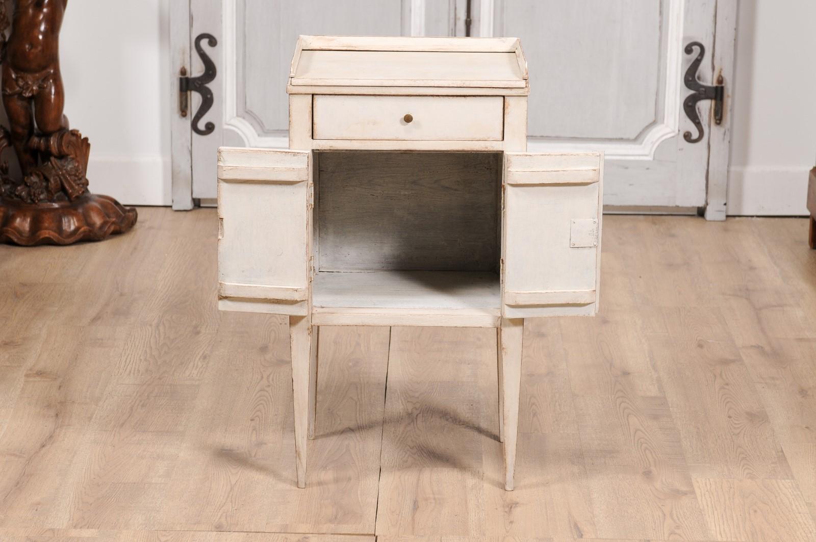 Swedish 19th Century Gray Cream Painted Nightstand with Drawer and Double Doors For Sale 8