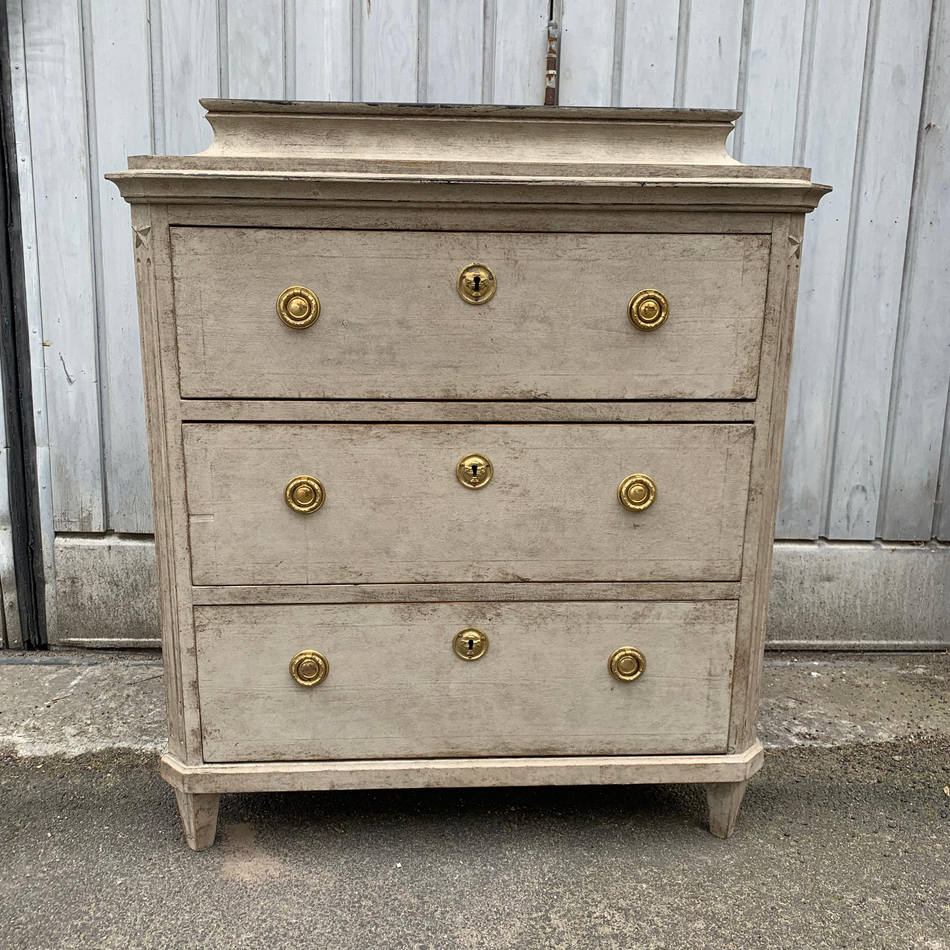 19th Century Gray-Painted Gustavian Style Chest of Drawers, Sweden 5