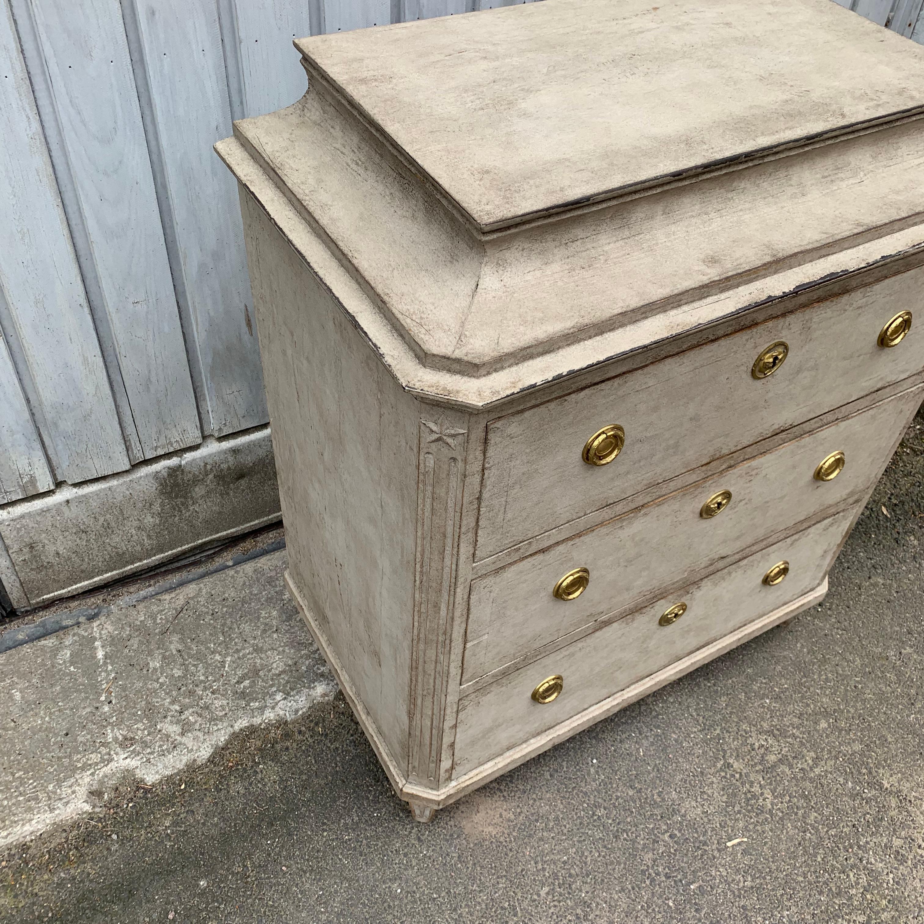 19th Century Gray-Painted Gustavian Style Chest of Drawers, Sweden 6