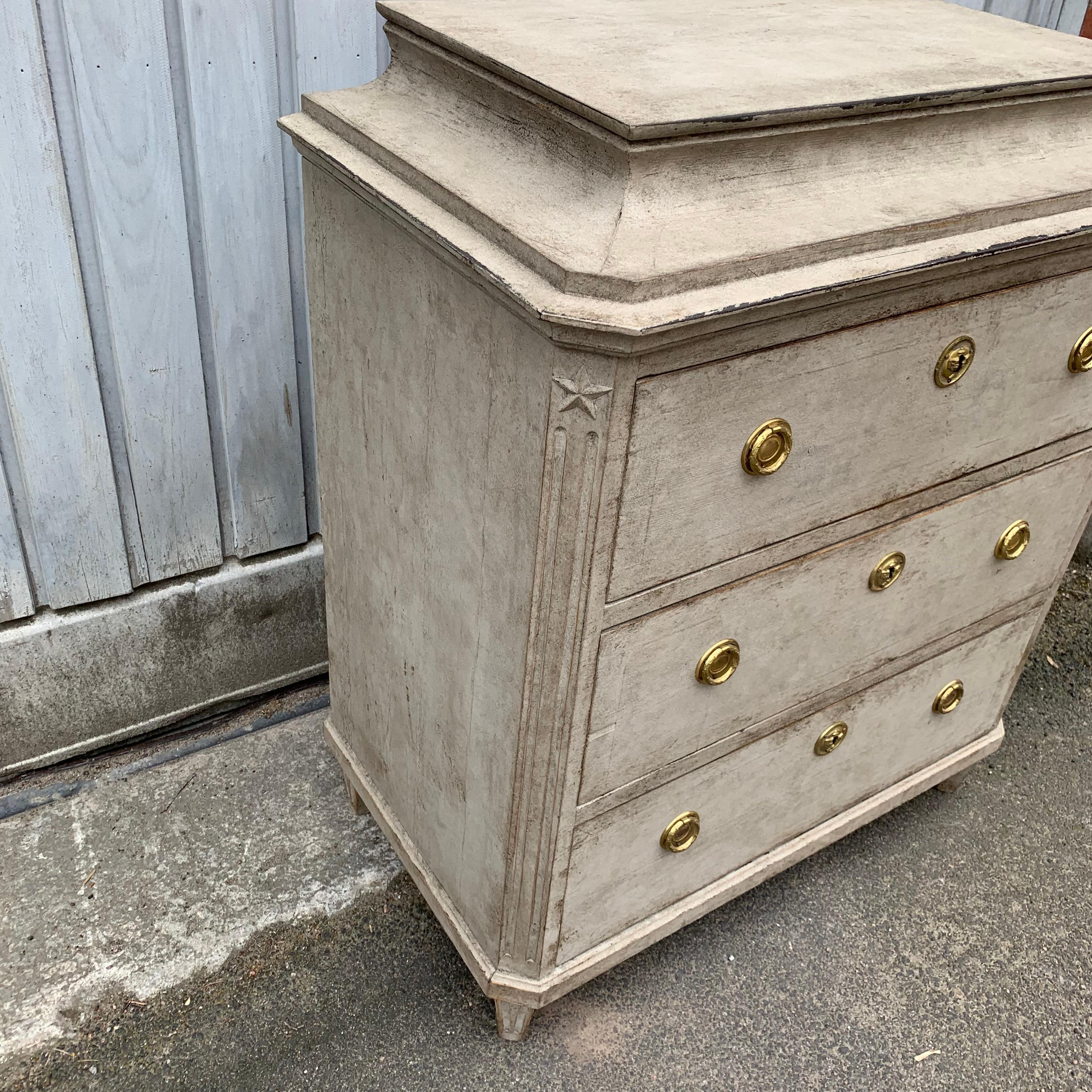 19th Century Gray-Painted Gustavian Style Chest of Drawers, Sweden 7