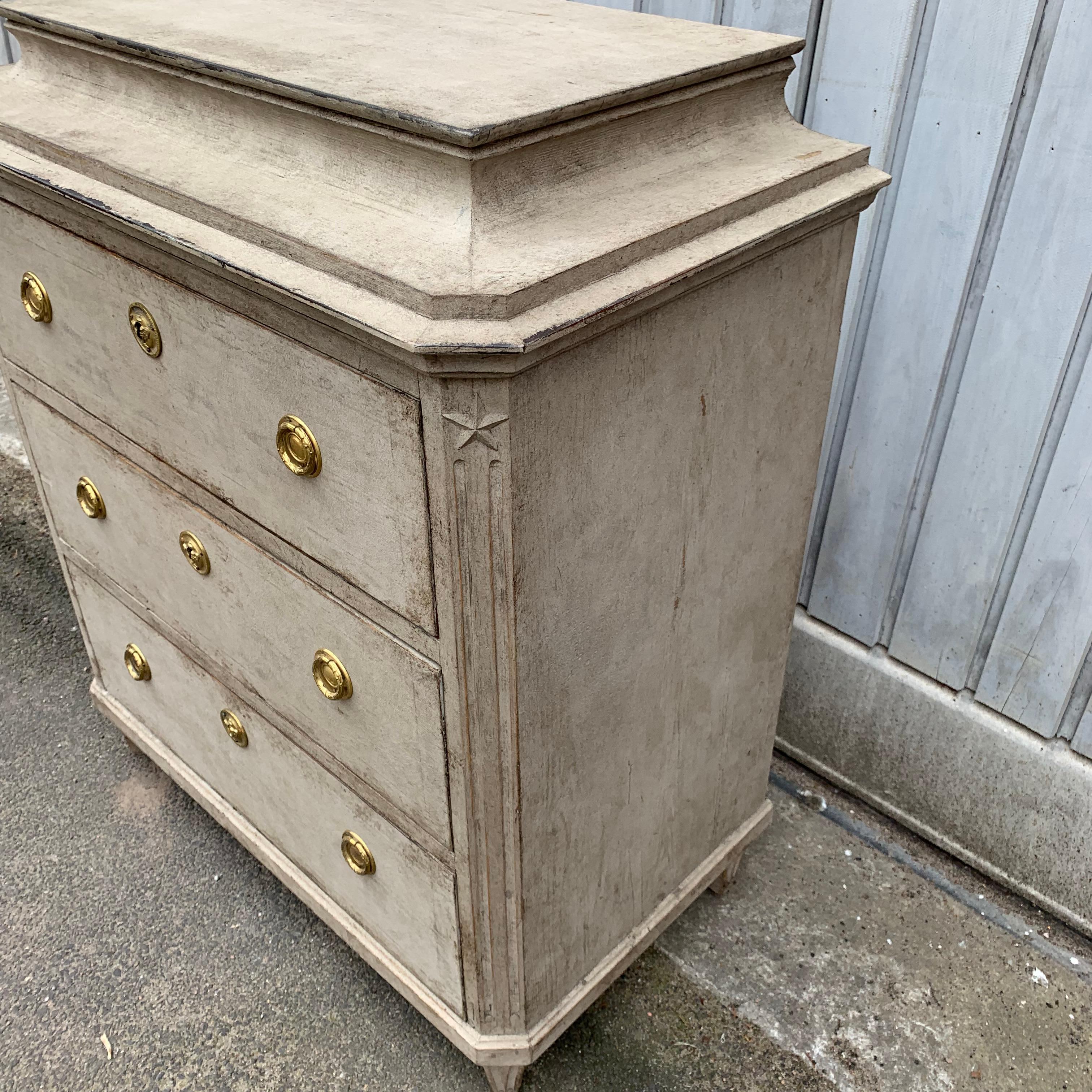19th Century Gray-Painted Gustavian Style Chest of Drawers, Sweden 9