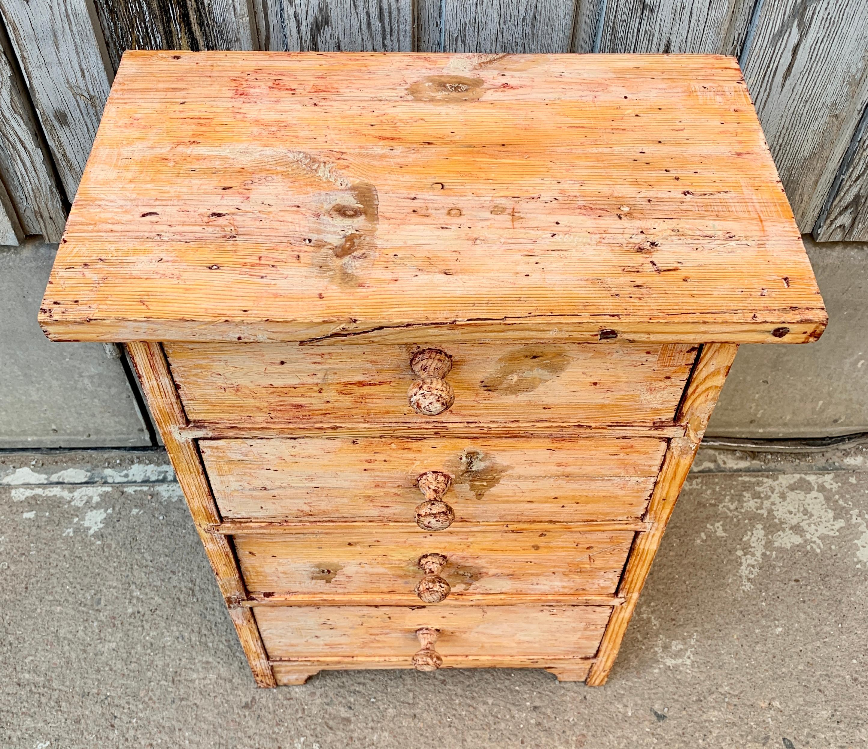 Swedish 19th Century Gustavian Nightstand or End Table 1