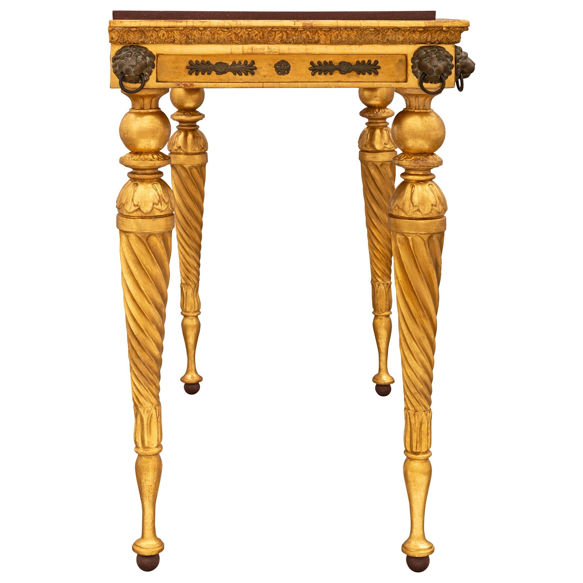 Schwedische Konsole aus gustavianischem St. Giltwood und Porphyrimitat aus dem 19. (Spanisch) im Angebot
