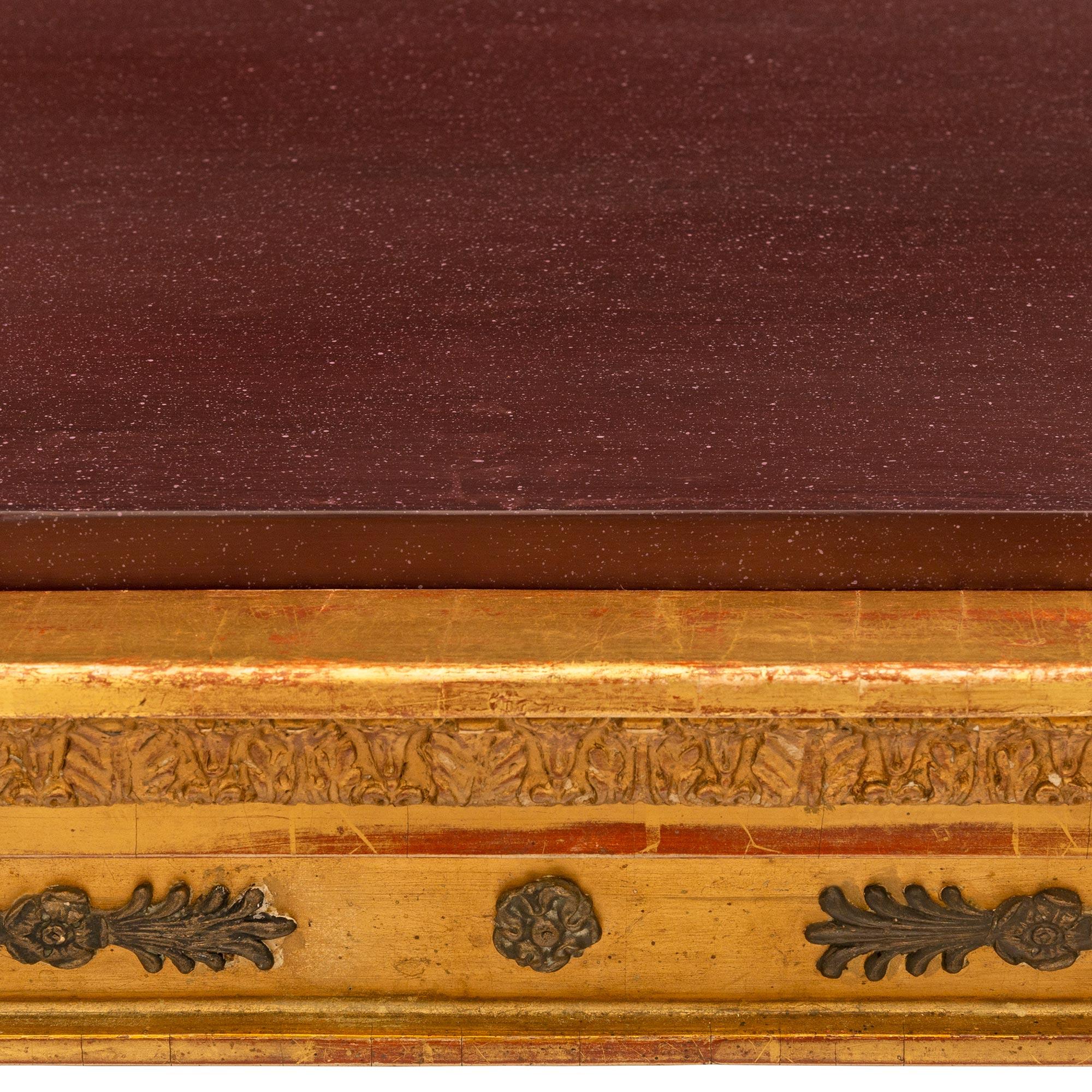 Schwedische Konsole aus gustavianischem St. Giltwood und Porphyrimitat aus dem 19. (19. Jahrhundert) im Angebot