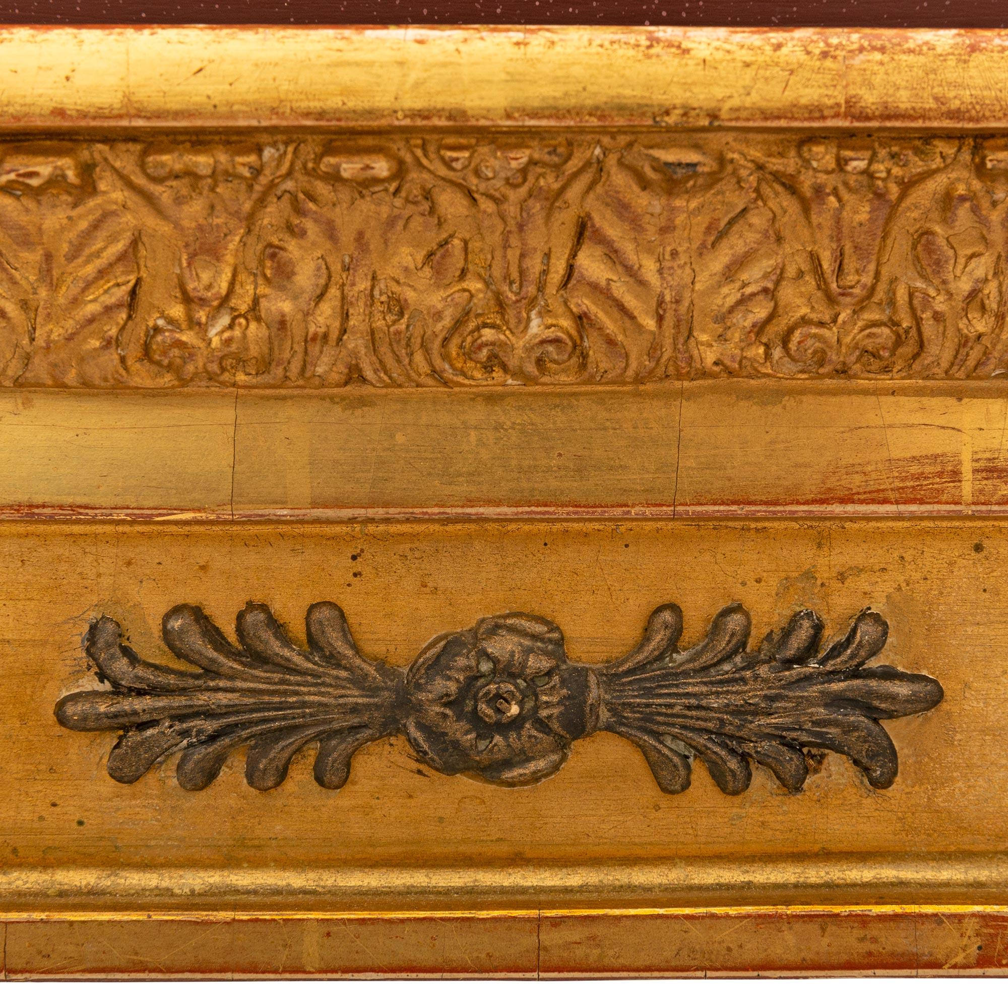 Schwedische Konsole aus gustavianischem St. Giltwood und Porphyrimitat aus dem 19. (Messing) im Angebot