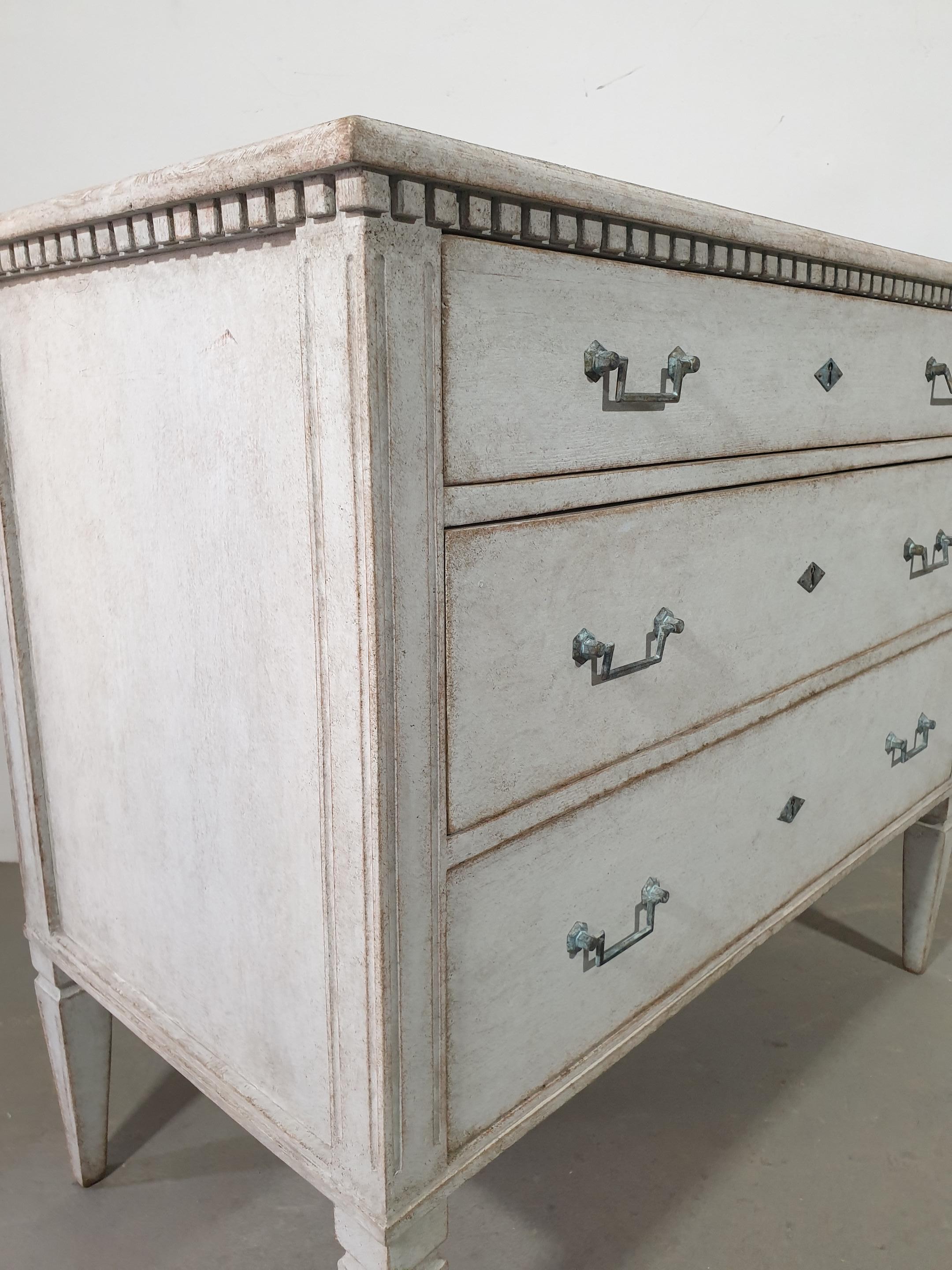Swedish 19th Century Gustavian Style Gray Three-Drawer Chest with Reeded Molding In Good Condition For Sale In Atlanta, GA