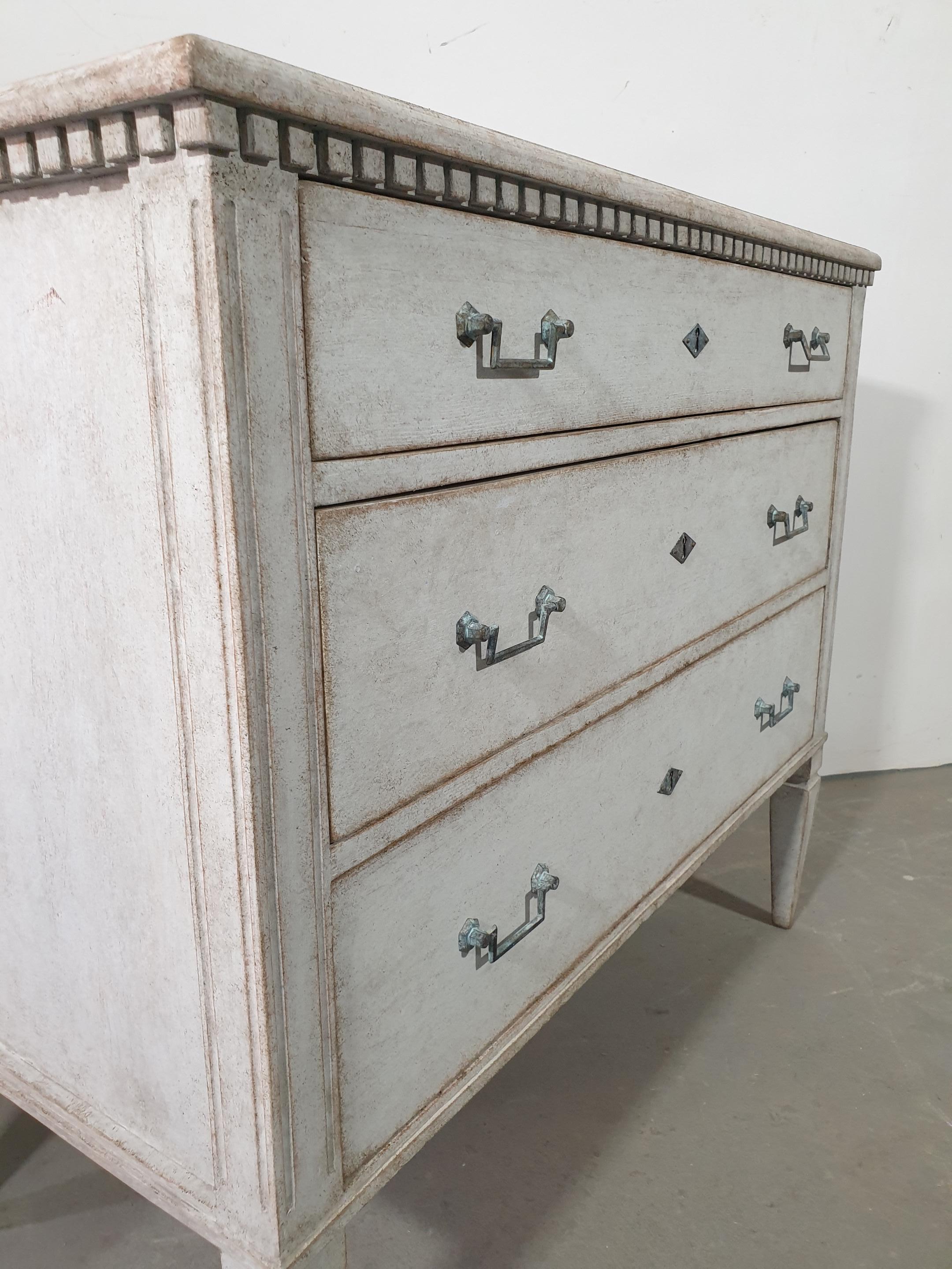 Wood Swedish 19th Century Gustavian Style Gray Three-Drawer Chest with Reeded Molding For Sale