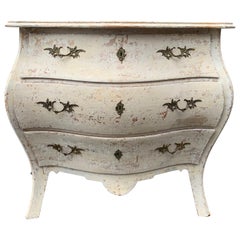 19th Century Gustavian Painted Bombè Chest of Drawers, Sweden