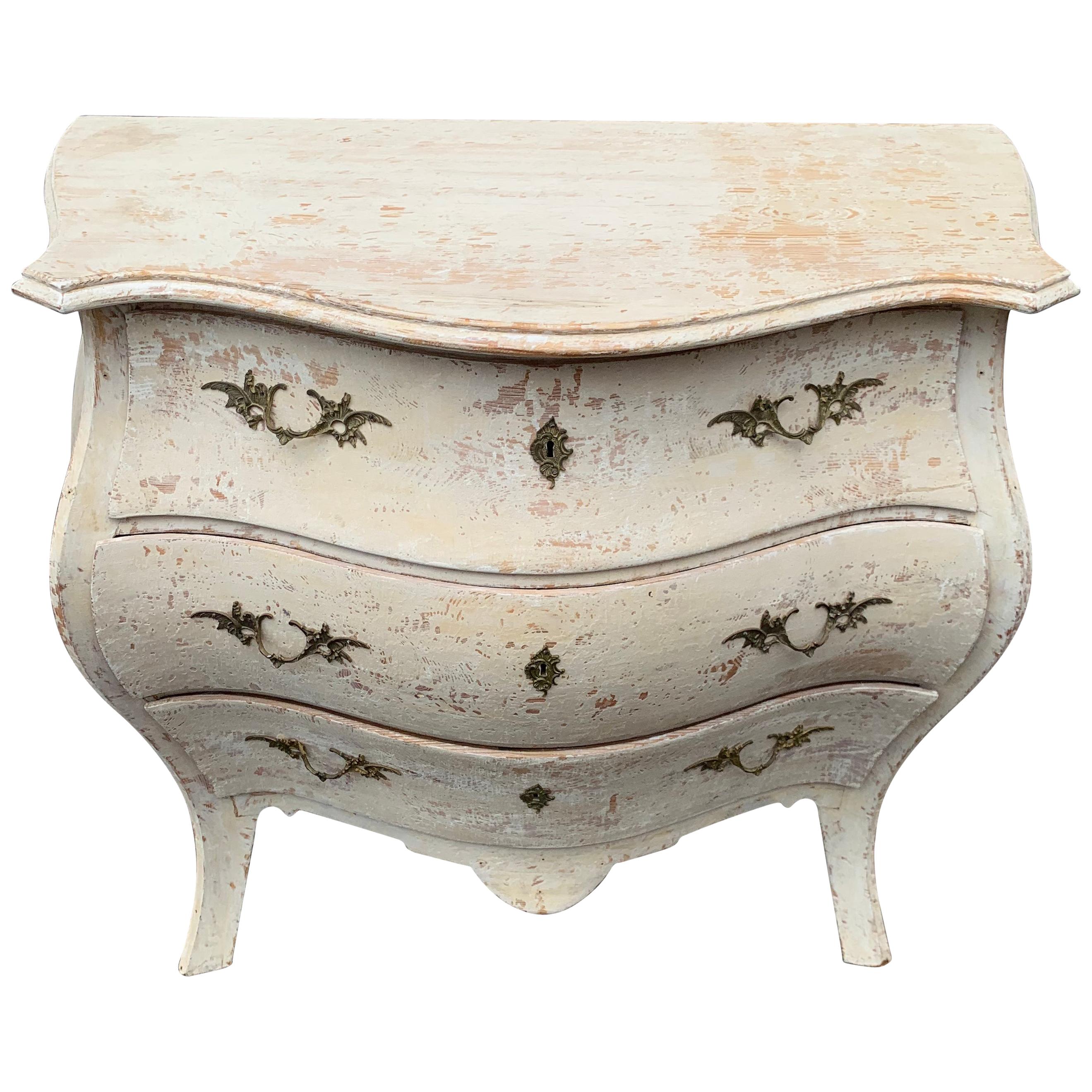 19th Century Gustavian Painted Bombè Chest of Drawers, Sweden