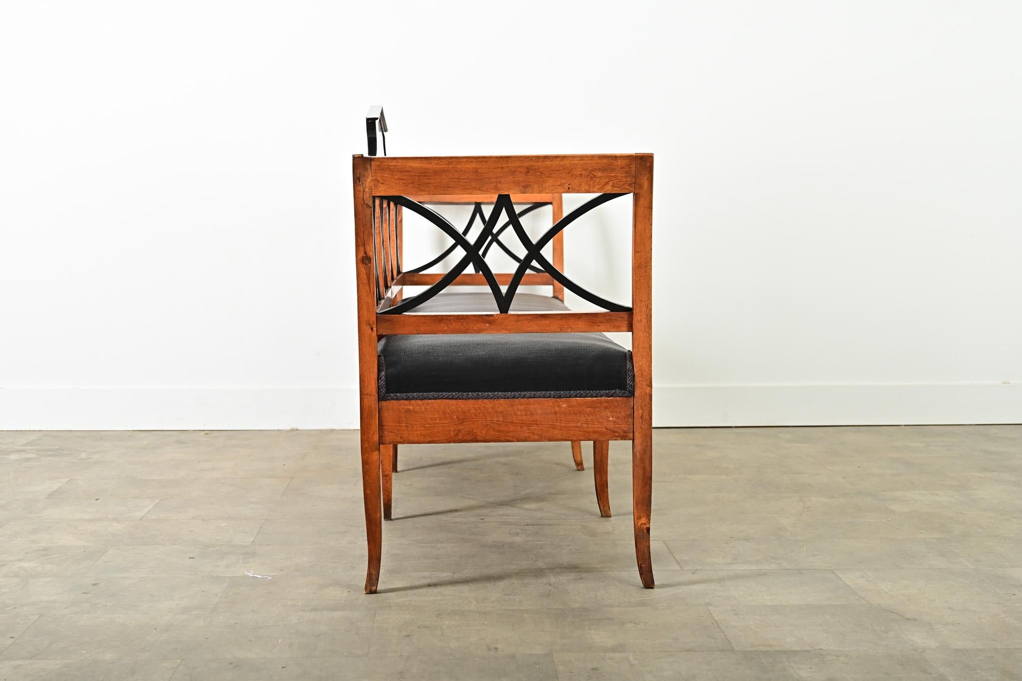 Swedish 19th Century Maple Biedermeier Settee en vente 4