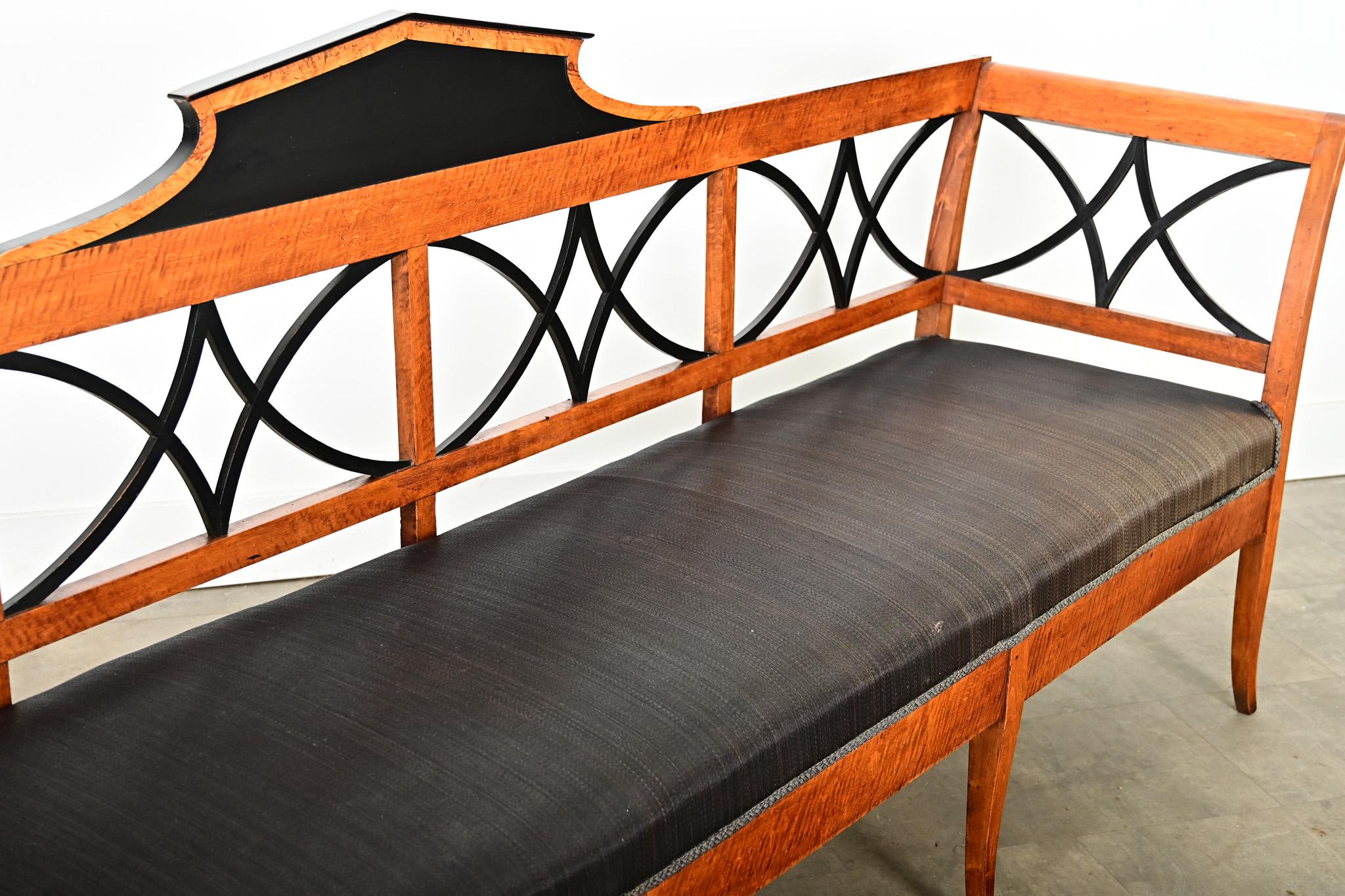 Swedish 19th Century Maple Biedermeier Settee en vente 5