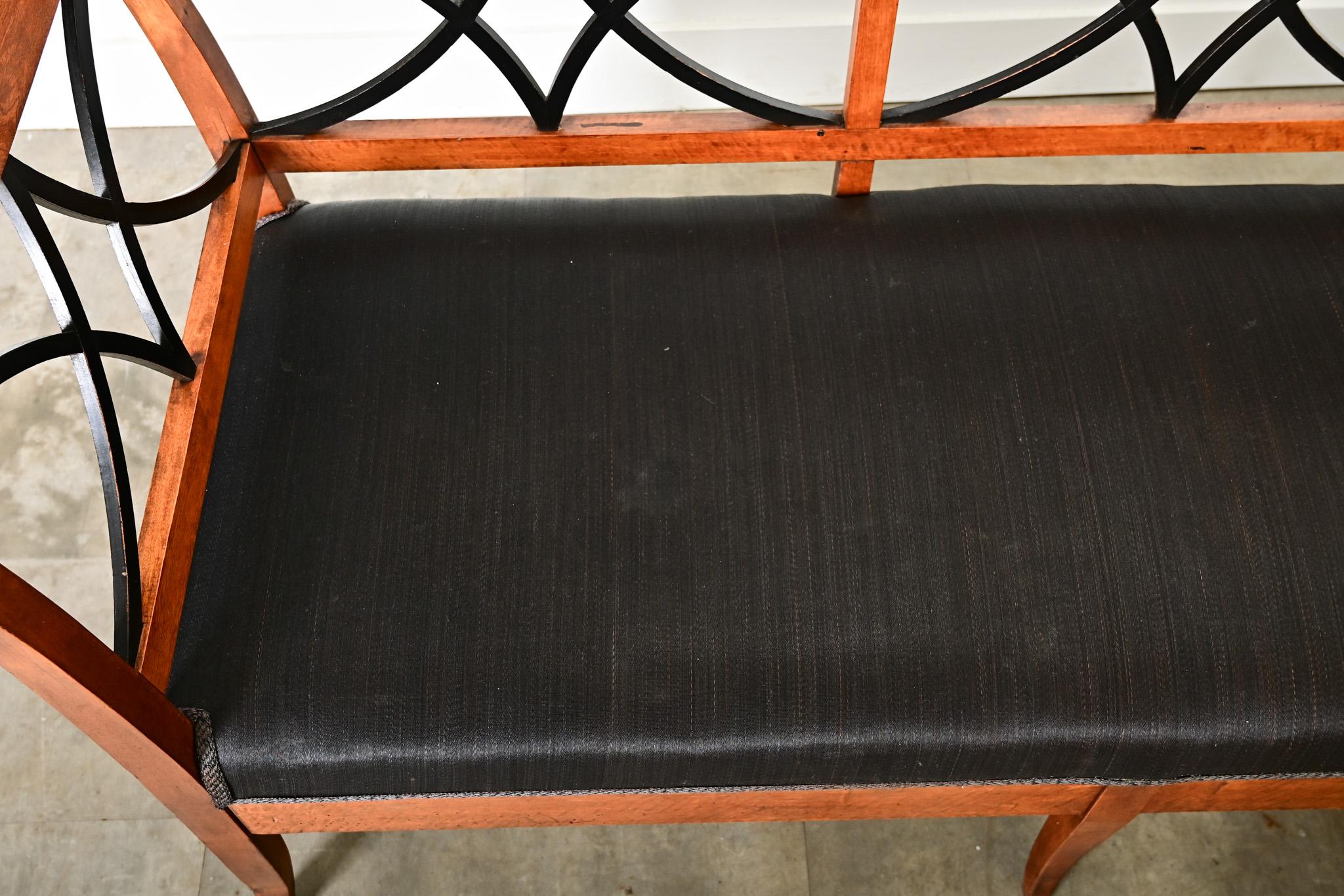 Swedish 19th Century Maple Biedermeier Settee en vente 2