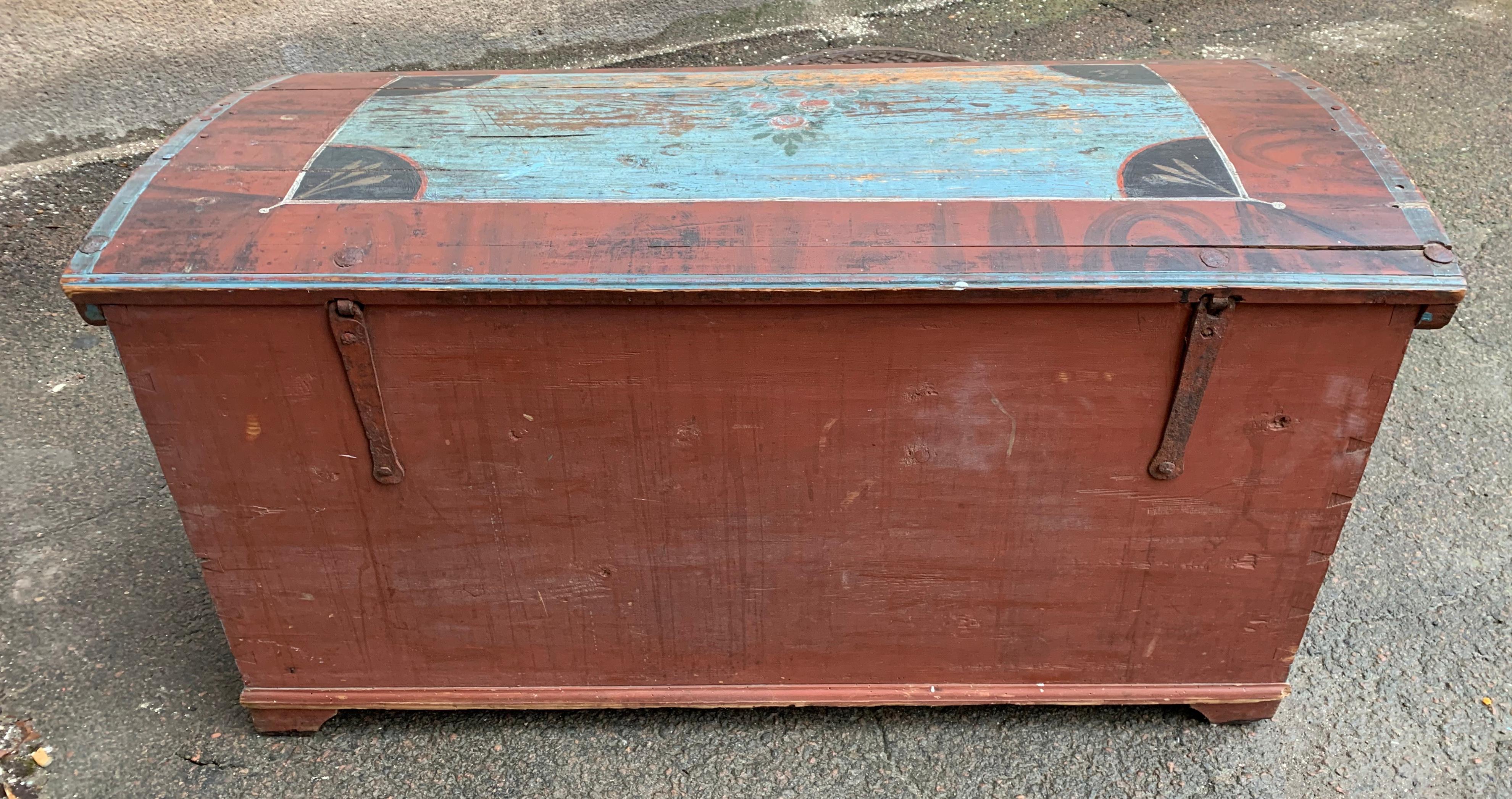 Swedish 19th Century Original Painted Dome-Top Wedding Trunk, Dated 1846 5