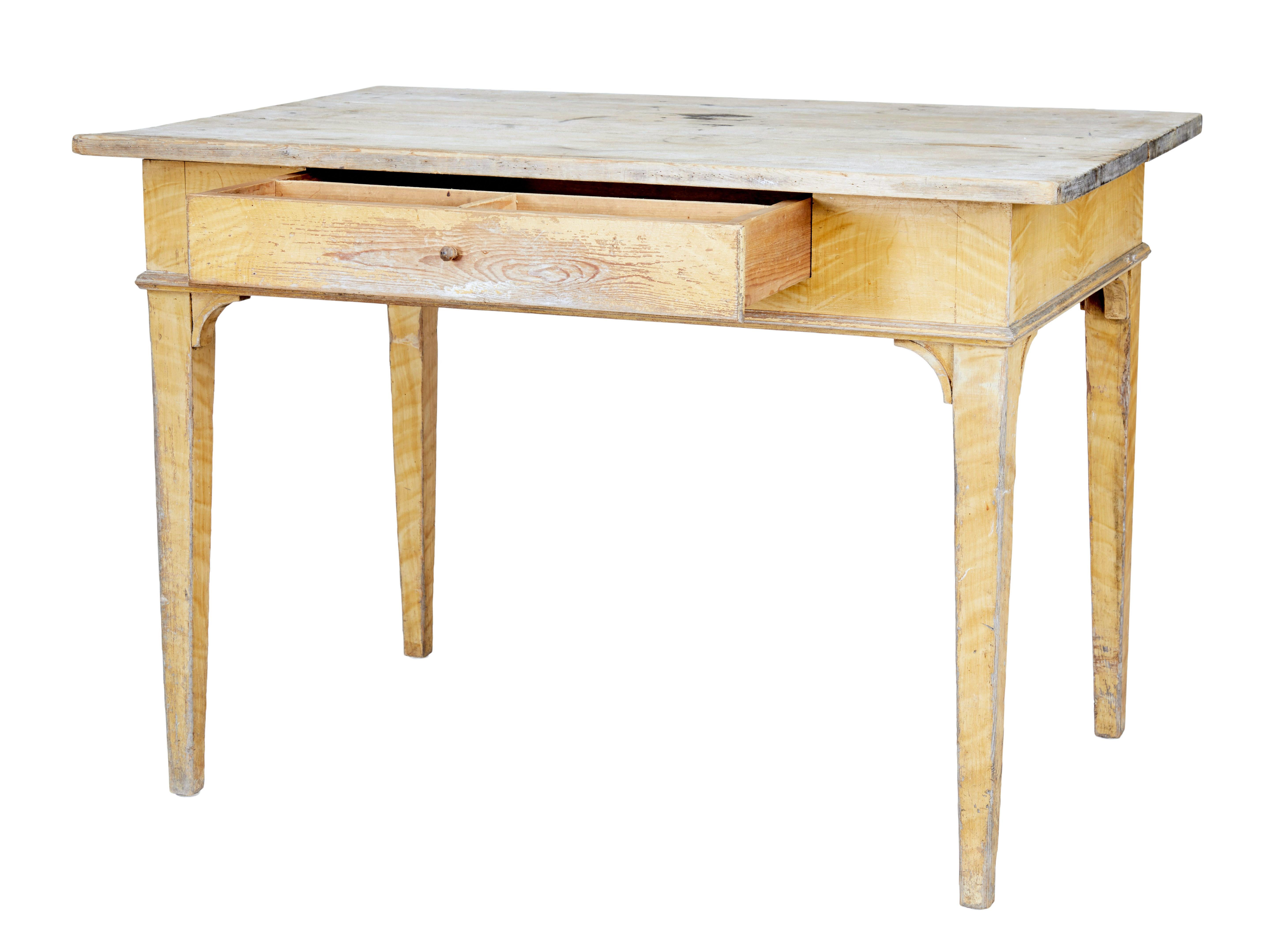 Swedish 19th Century Painted Pine Kitchen Table In Good Condition For Sale In Debenham, Suffolk
