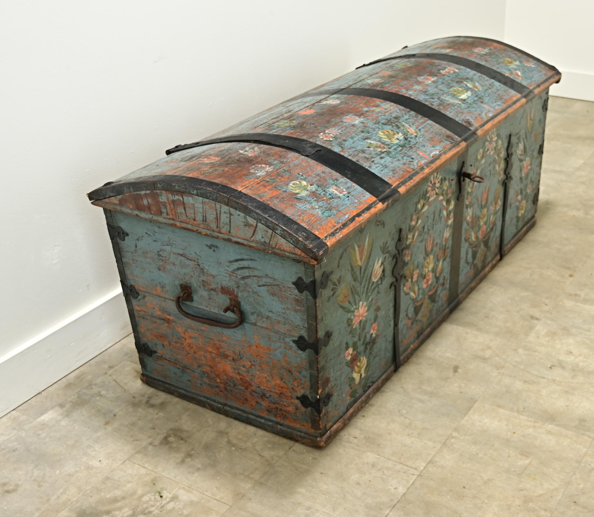 Swedish 19th Century Painted Pine Marriage Trunk For Sale 1