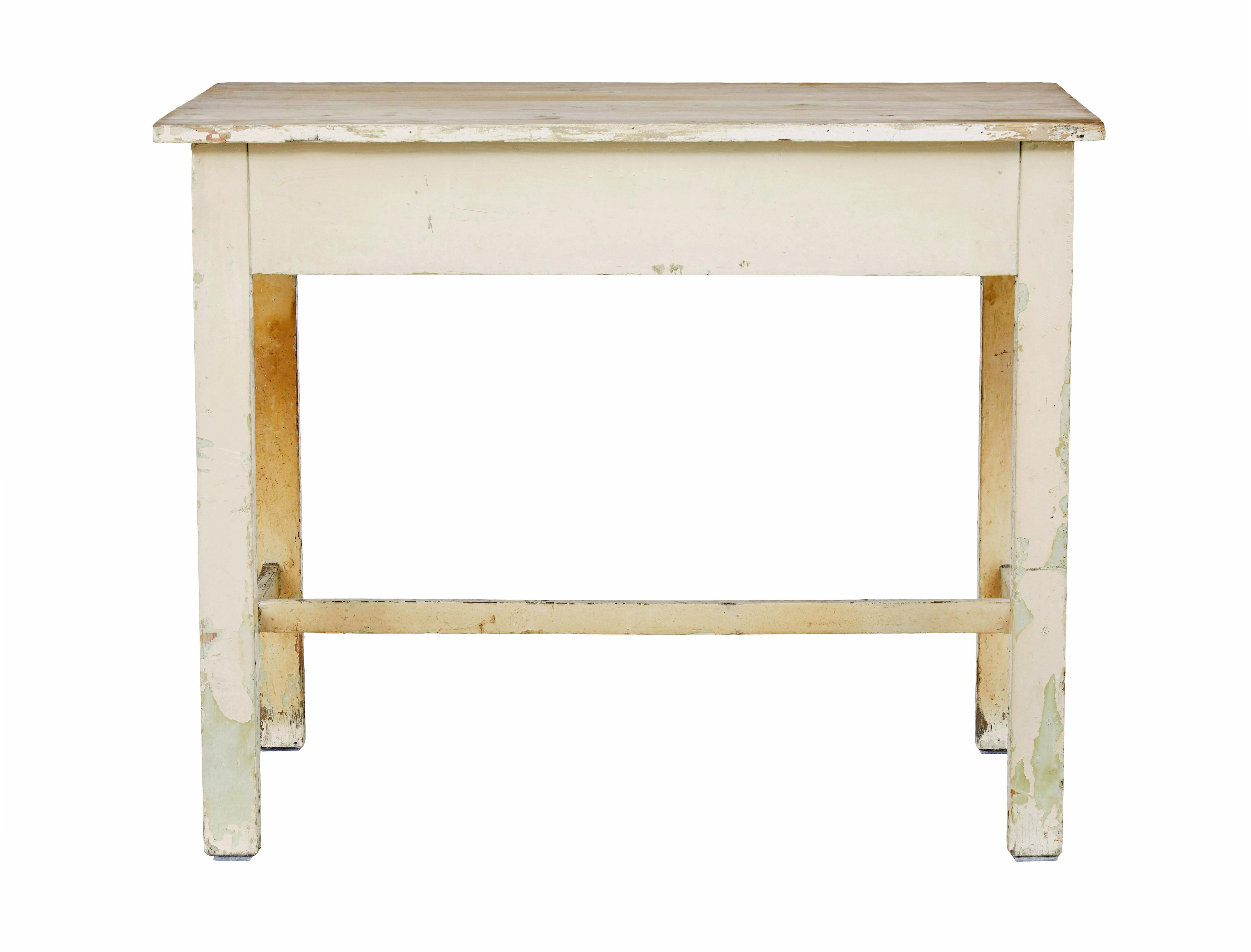 Fatto a mano Swedish 19th century painted pine side table in vendita