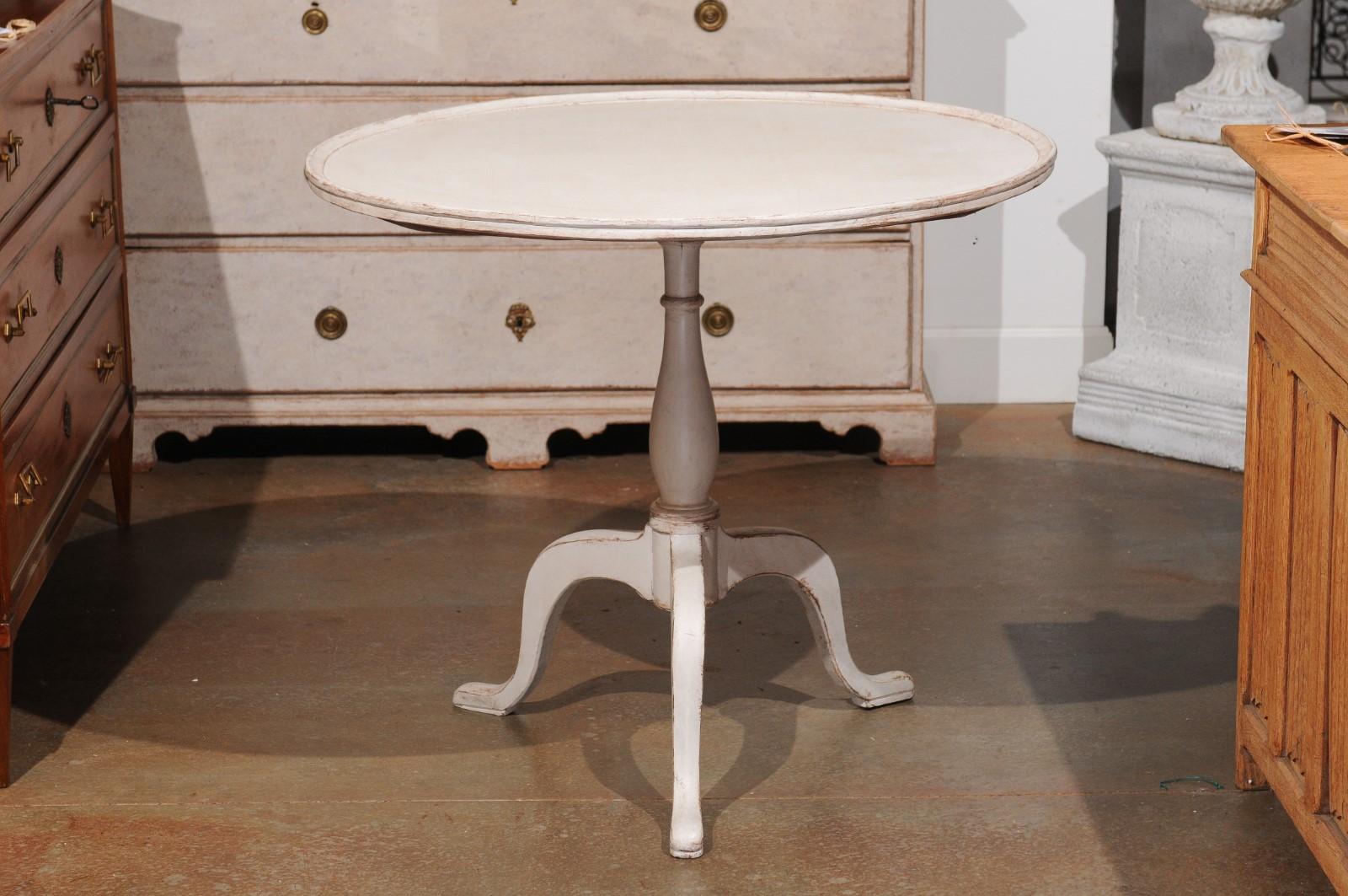 Swedish 19th Century Painted Wood Round Tilt-Top Table with Tripod Base 4