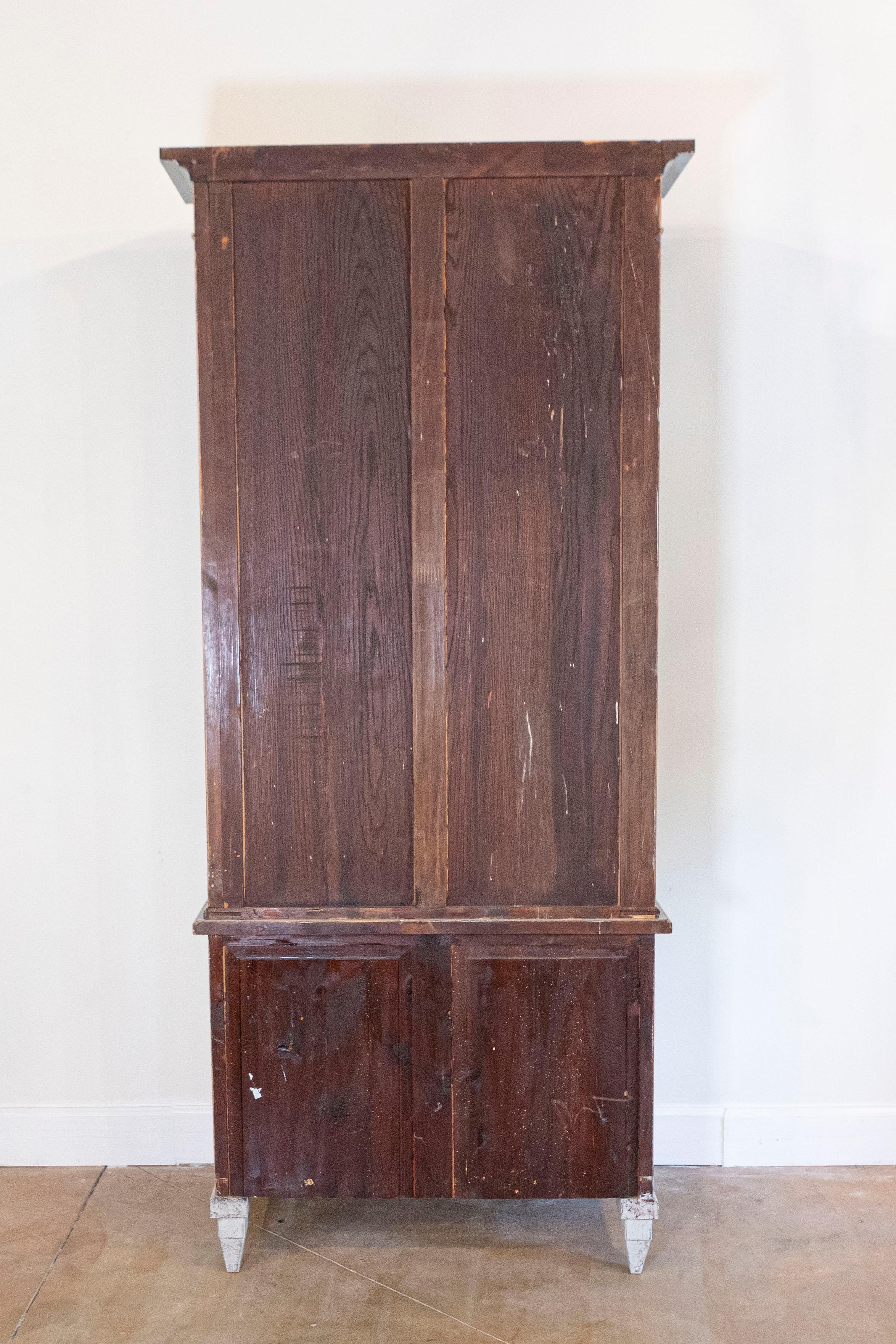 Swedish 19th Century Painted Wood Vitrine Cabinet with Glass Door and Rosettes For Sale 3