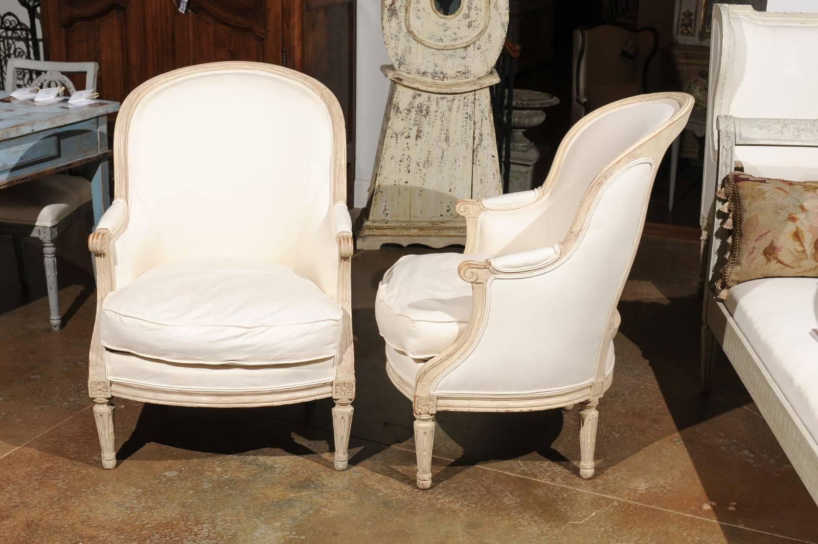 Swedish 19th Century Pair of Bergere Chairs 4