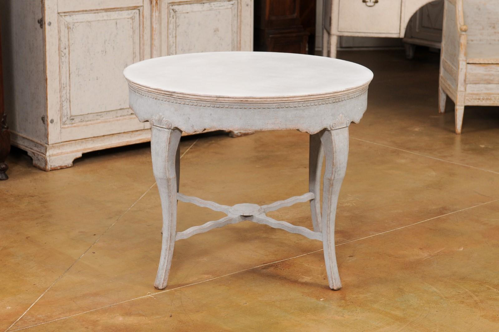 Swedish 19th Century Round Top Table with Carved Cabriole Legs and Stretcher For Sale 6
