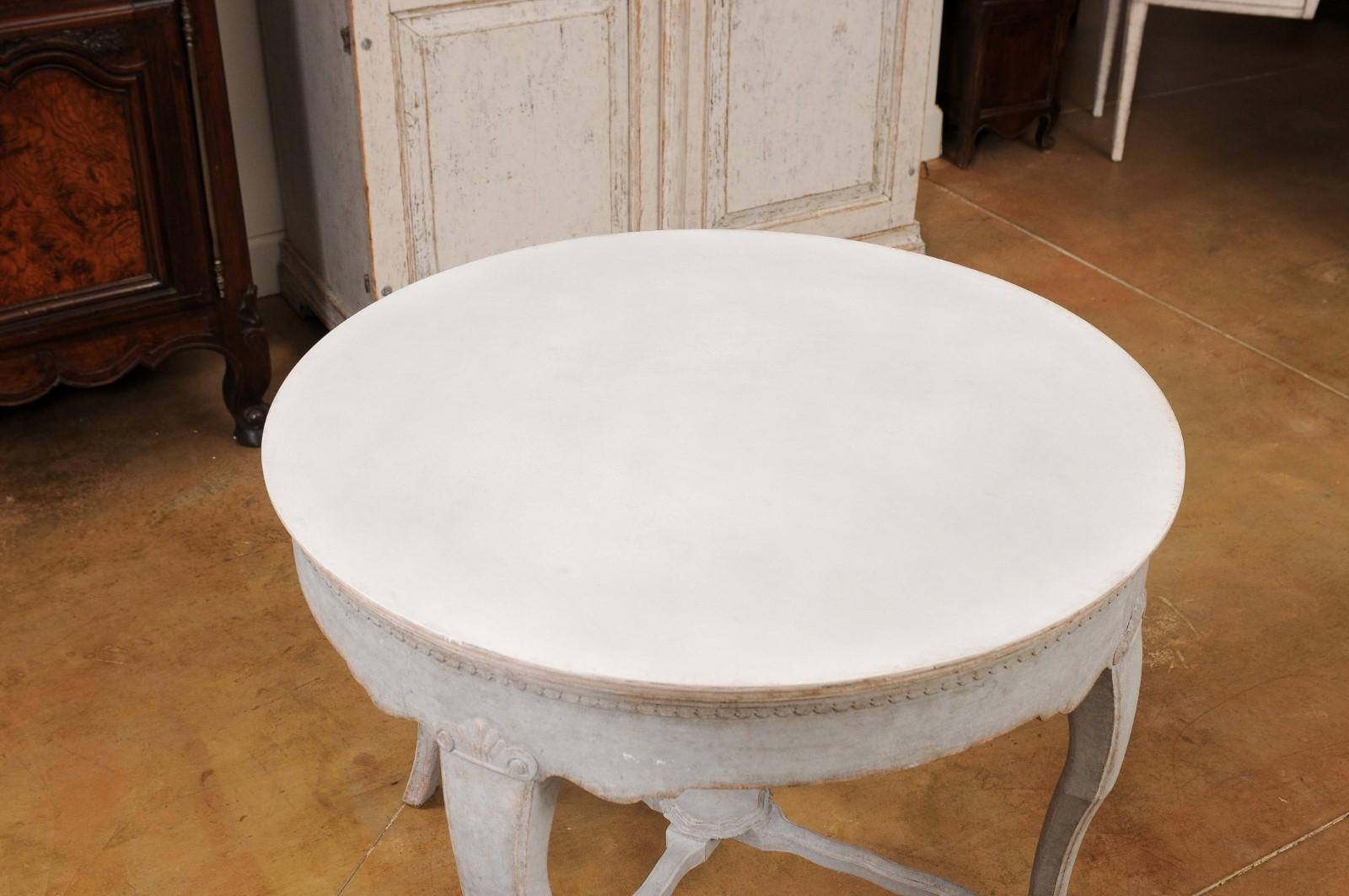 Swedish 19th Century Round Top Table with Carved Cabriole Legs and Stretcher For Sale 5
