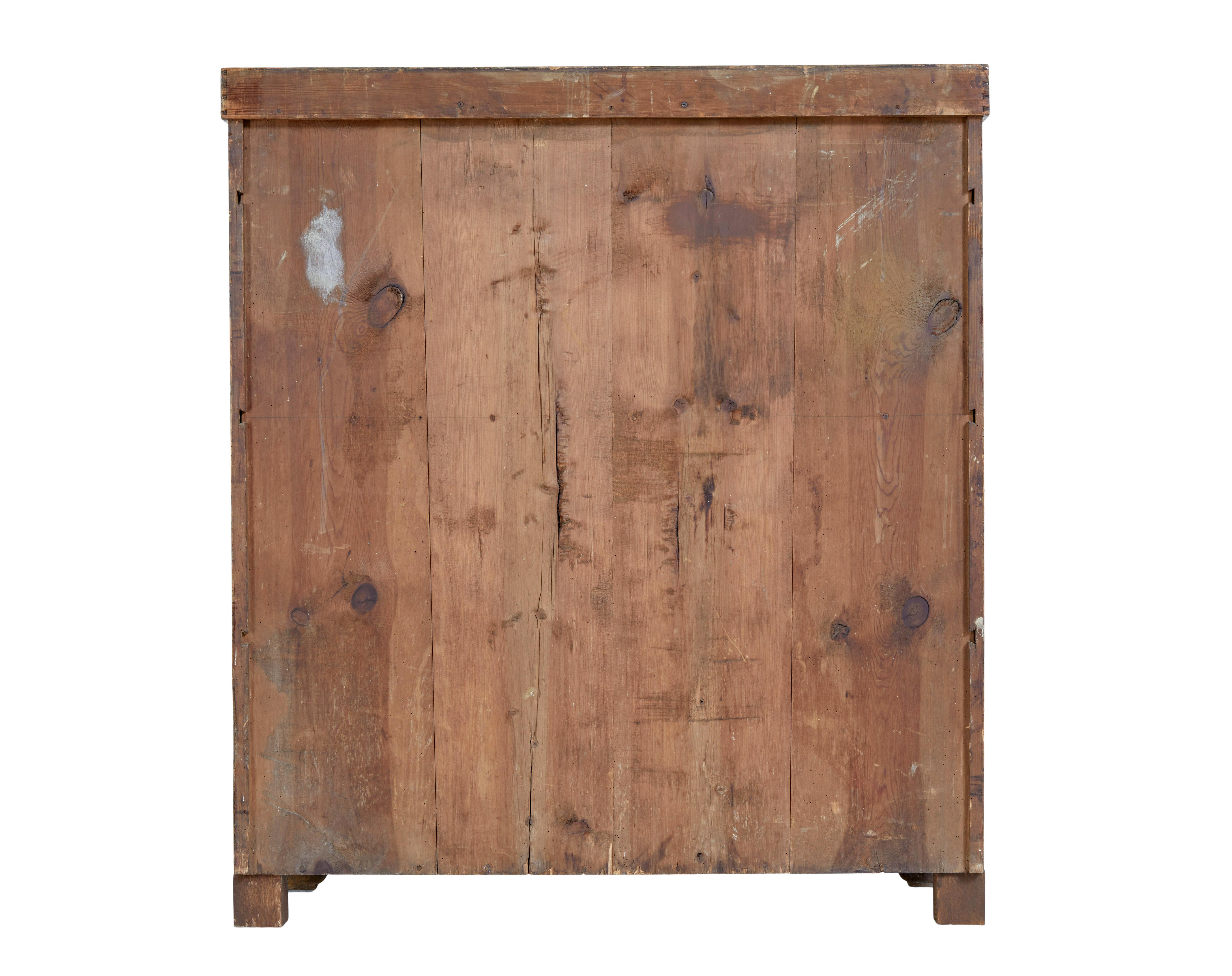 Swedish 19th Century rustic painted pine cupboard In Good Condition For Sale In Debenham, Suffolk