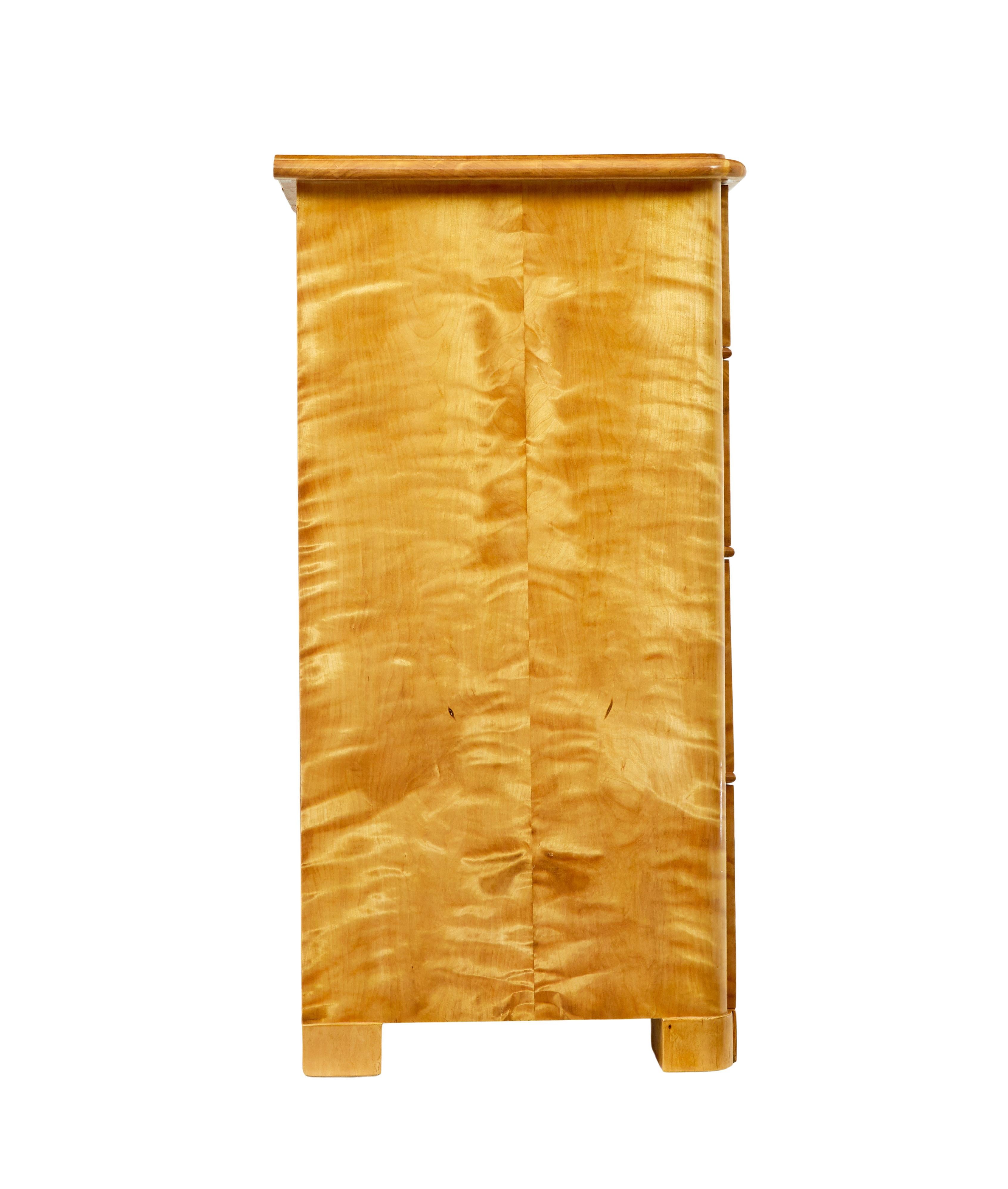 Swedish 19th century satin birch chest of drawers In Good Condition For Sale In Debenham, Suffolk