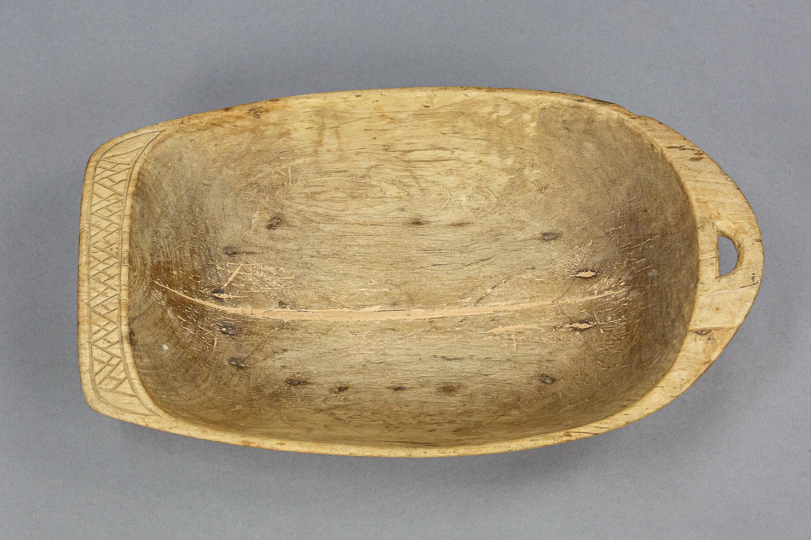 Swedish 19th Century Scoop Dugout Bowl In Fair Condition In Pease pottage, West Sussex