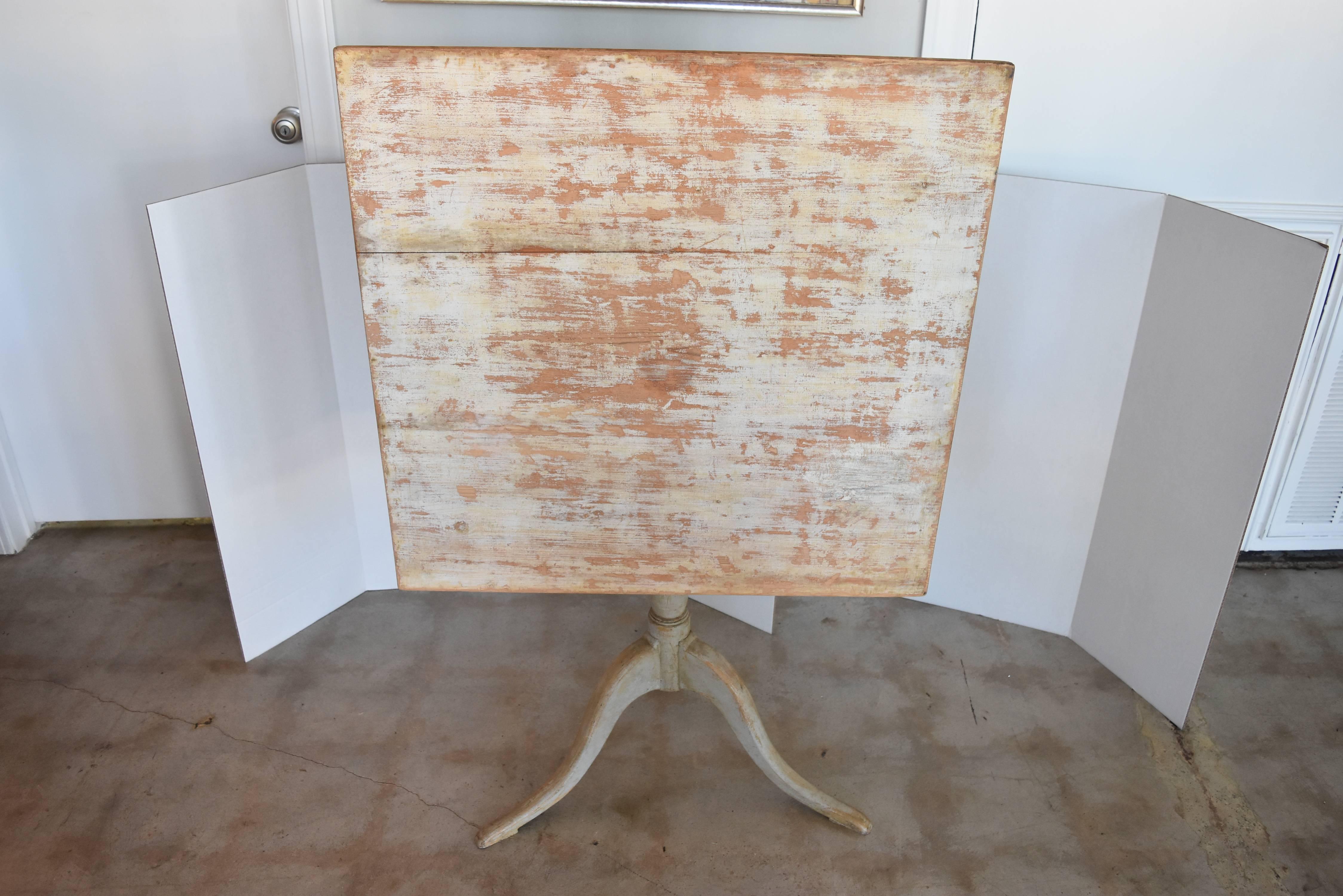 Swedish Square Tilt-Top Painted Pedestal Table, 19th Century In Good Condition In Houston, TX