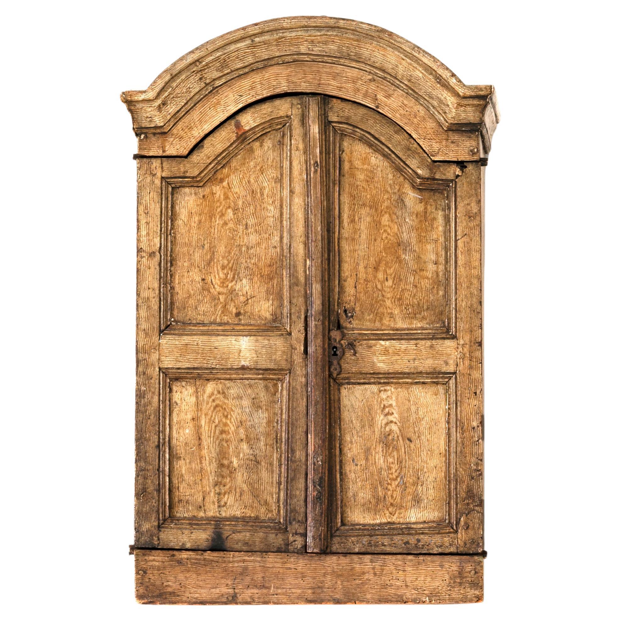 Armoire murale suédoise du 19e siècle