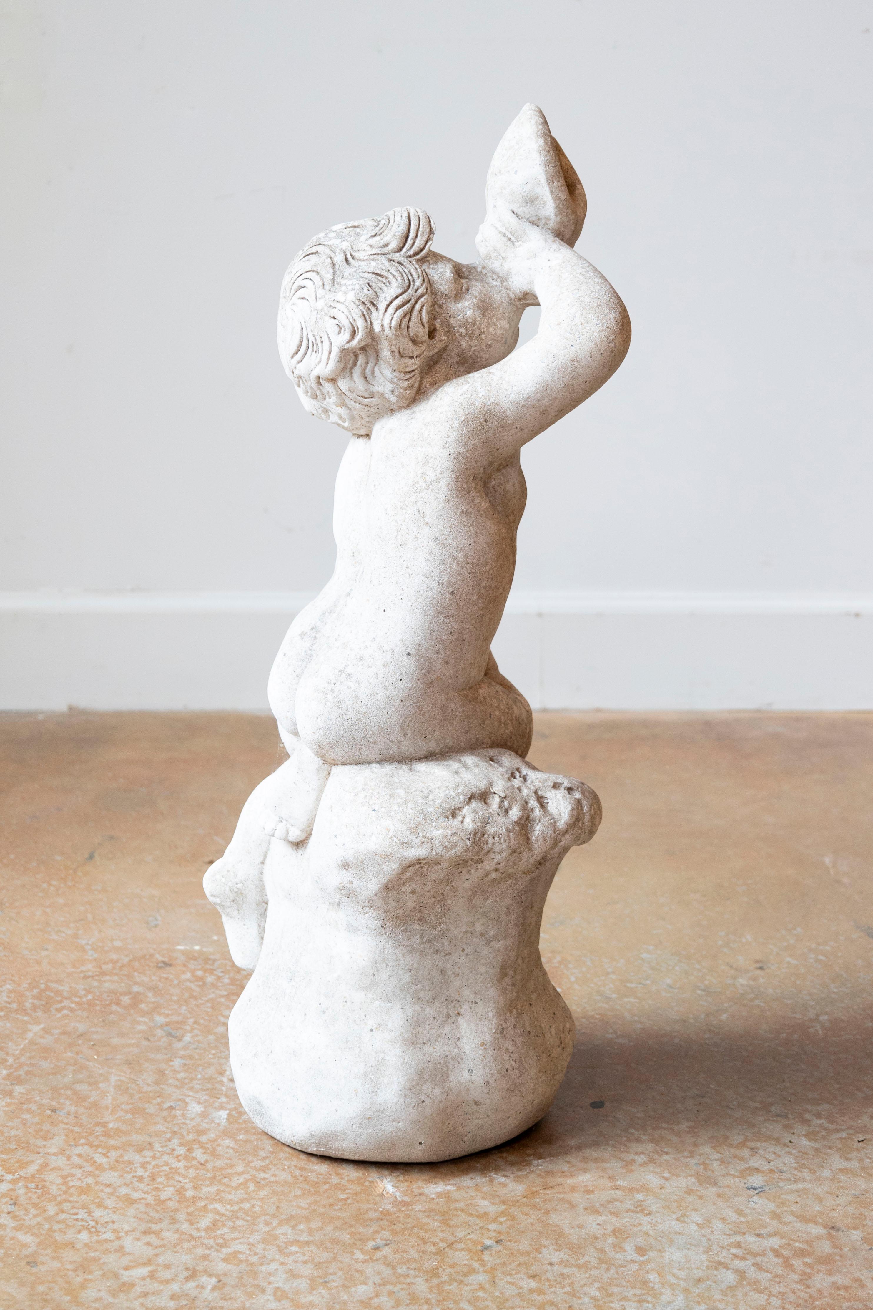 Statua svedese di cherubino in marmo del XX secolo In condizioni buone in vendita a Atlanta, GA