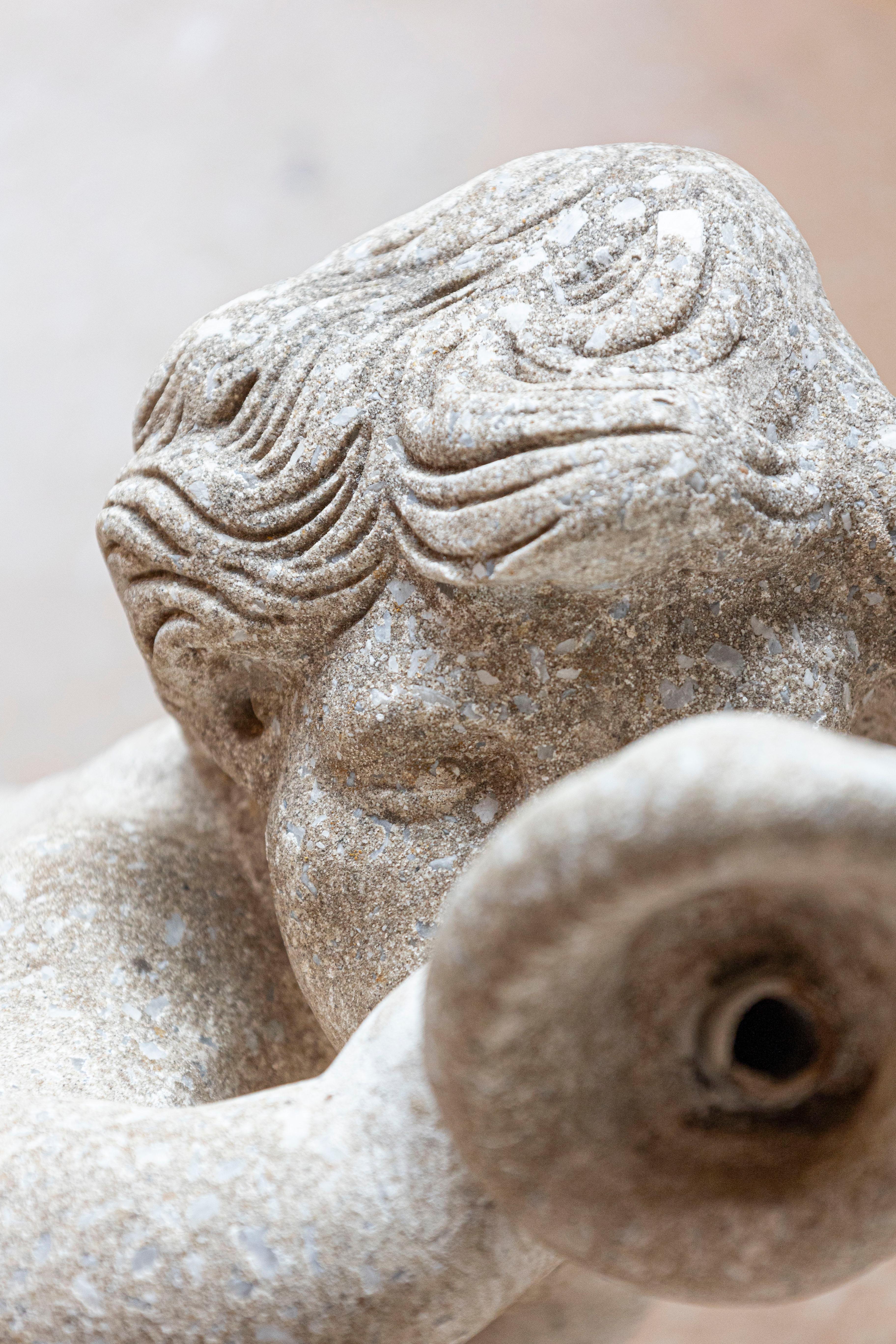 Marmo Statua svedese di cherubino in marmo del XX secolo in vendita