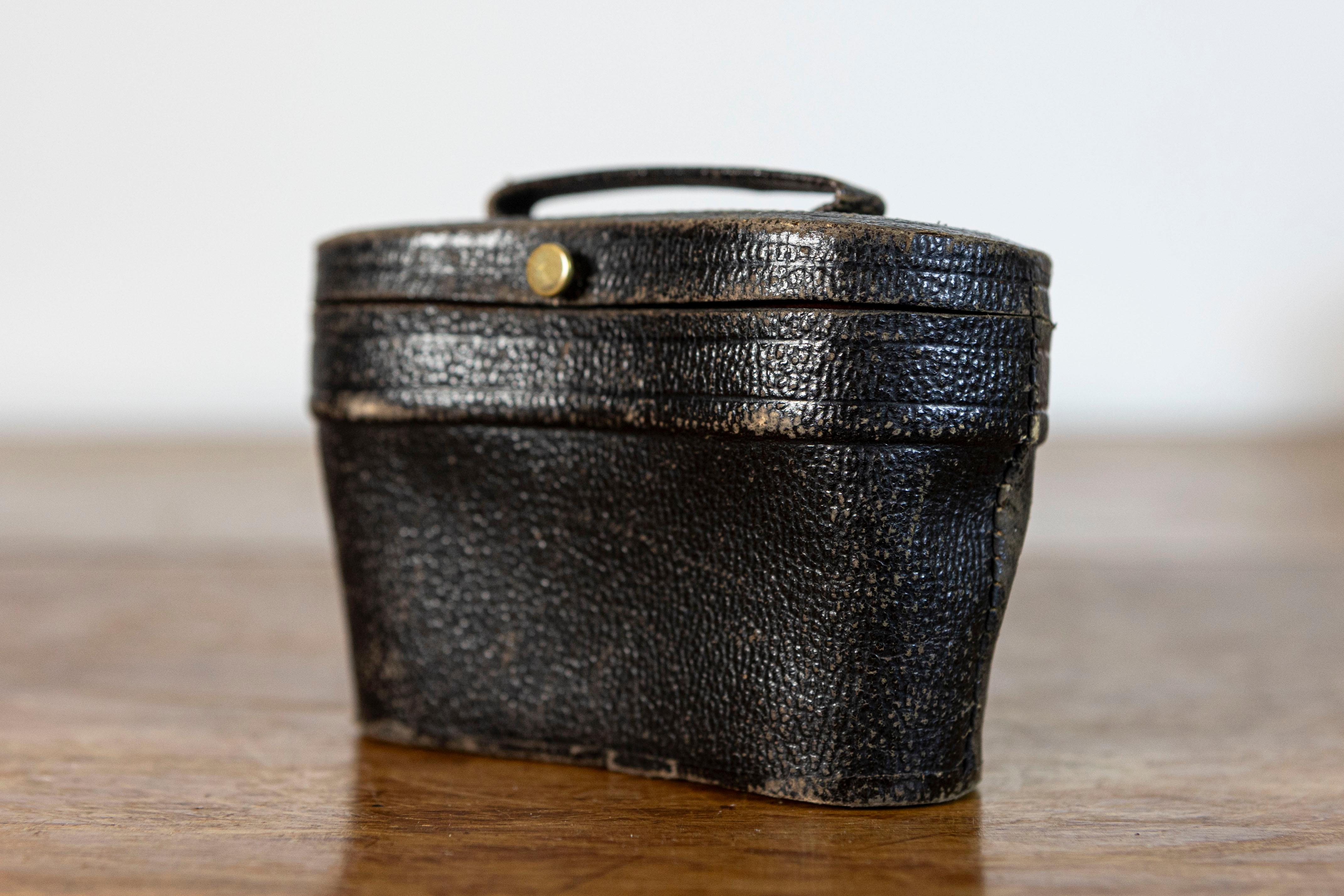 20th Century Swedish 20th-Century Mother-of-Pearl and Brass Theater Binoculars with Leather For Sale