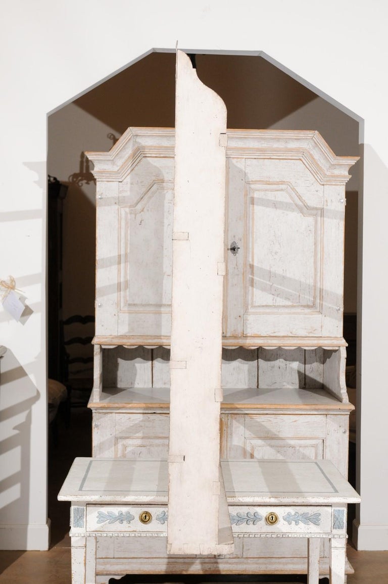 Swedish 20th Century Painted Wood Plate Rack with Distressed Painted