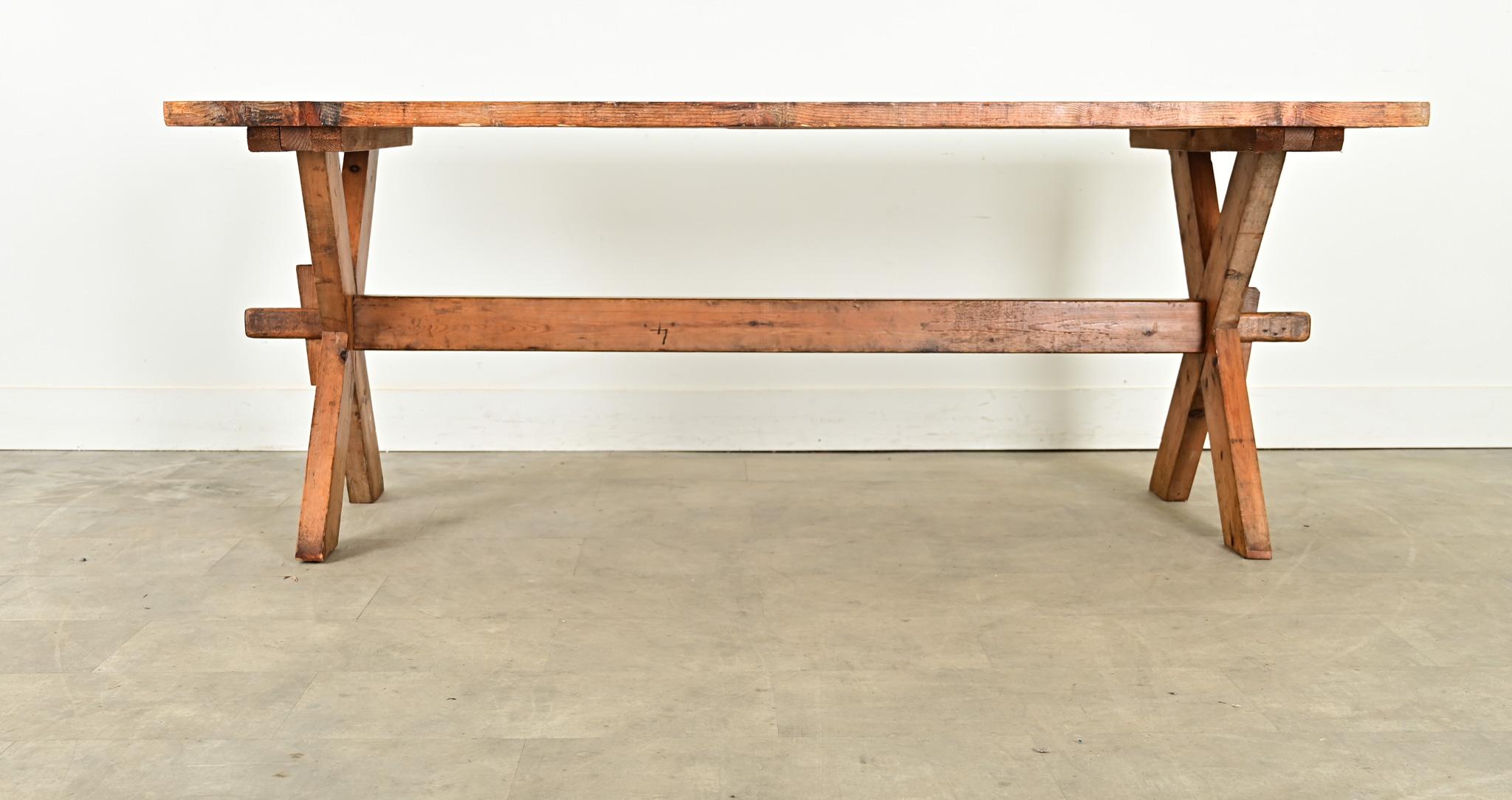 Mesa caballete sueca de pino del siglo XX Escandinavo moderno en venta