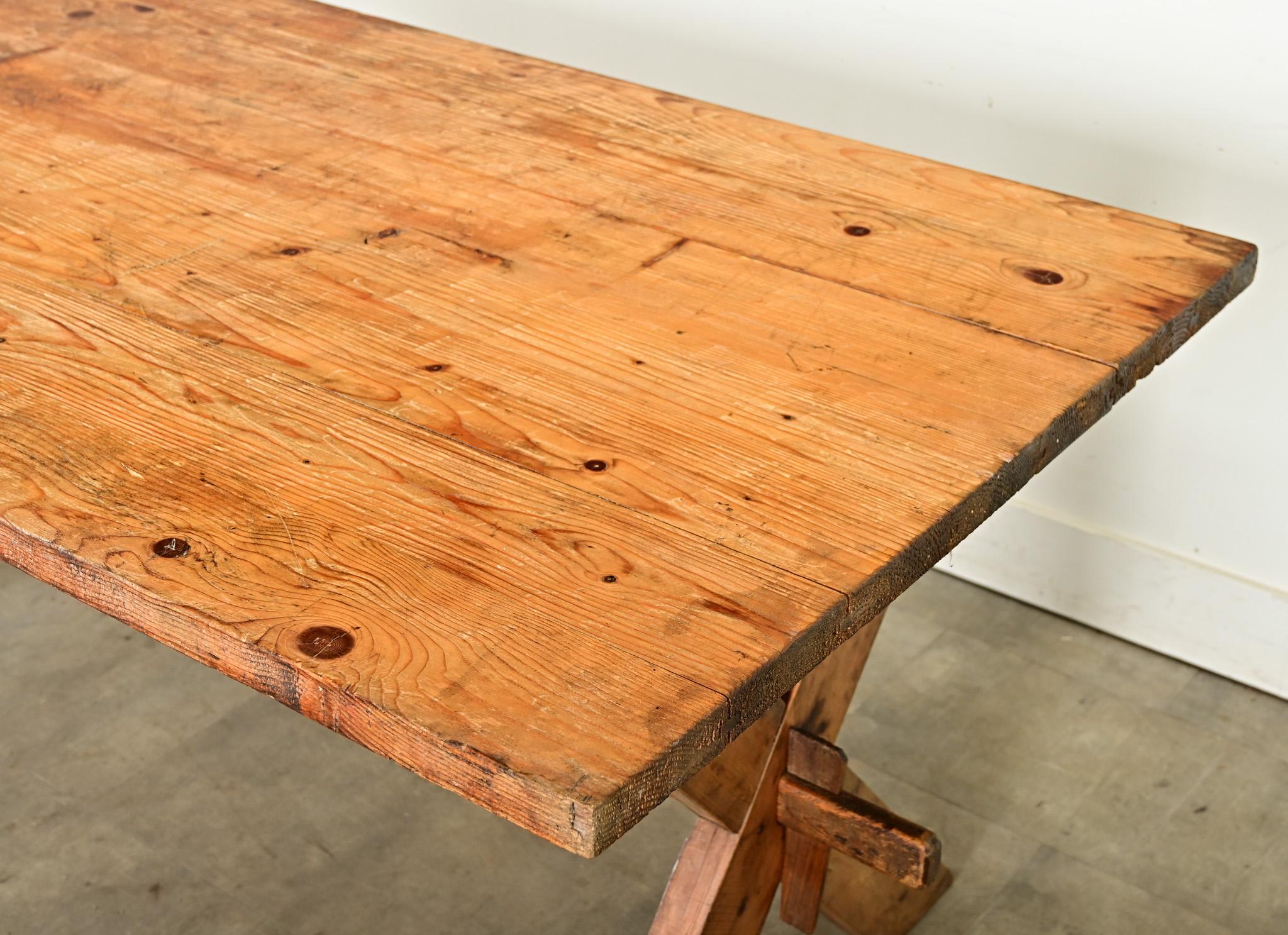 Mesa caballete sueca de pino del siglo XX Pino en venta