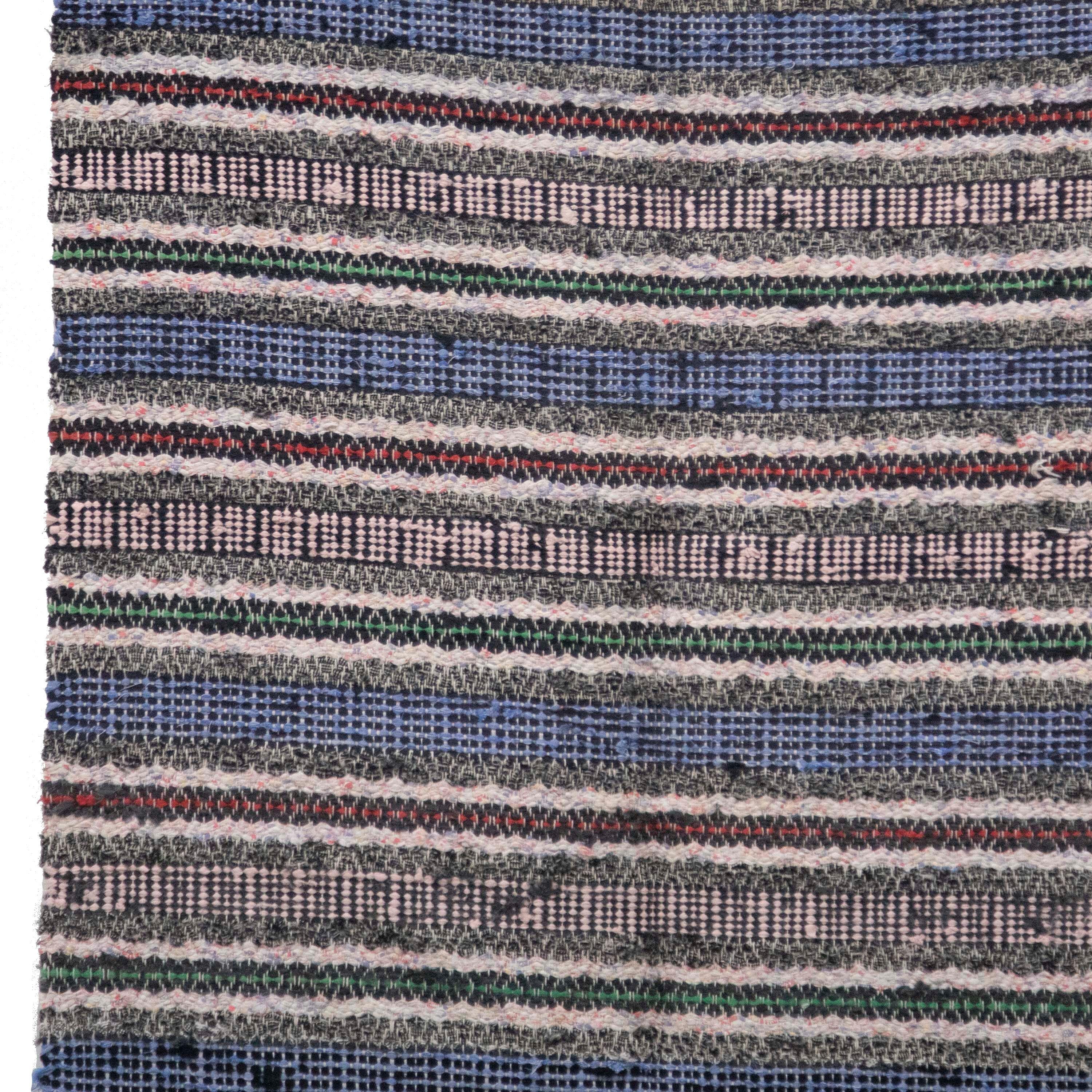 20th century Swedish rag rug. Featuring a large stripe design throughout in multicoloured tones. This rug can be machine-washed at 30 degrees.
RT6024581.
