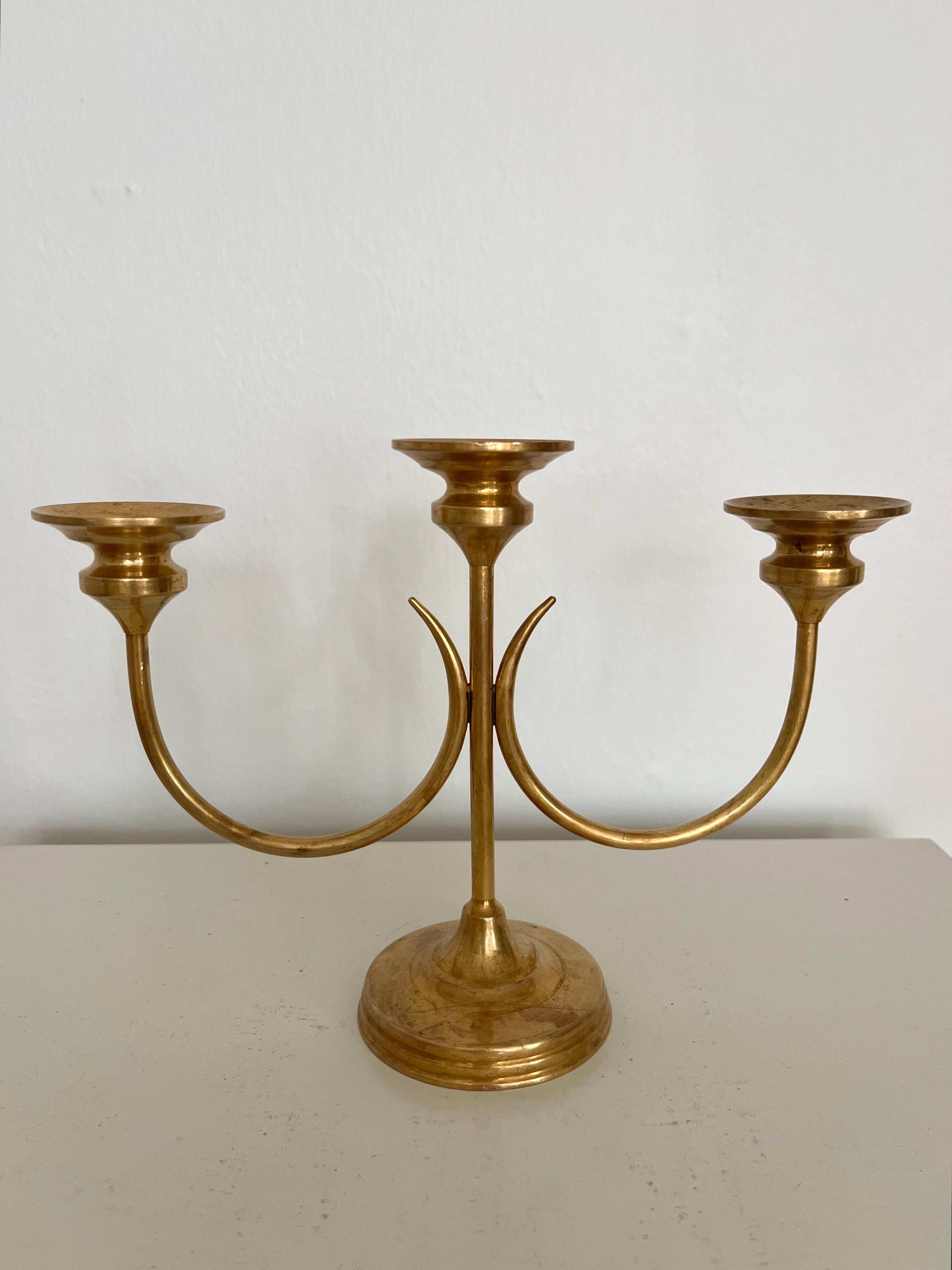 Metà XX secolo Candelabro svedese a 3 bracci in ottone di metà secolo nello stile di Josef Frank, anni '60 in vendita