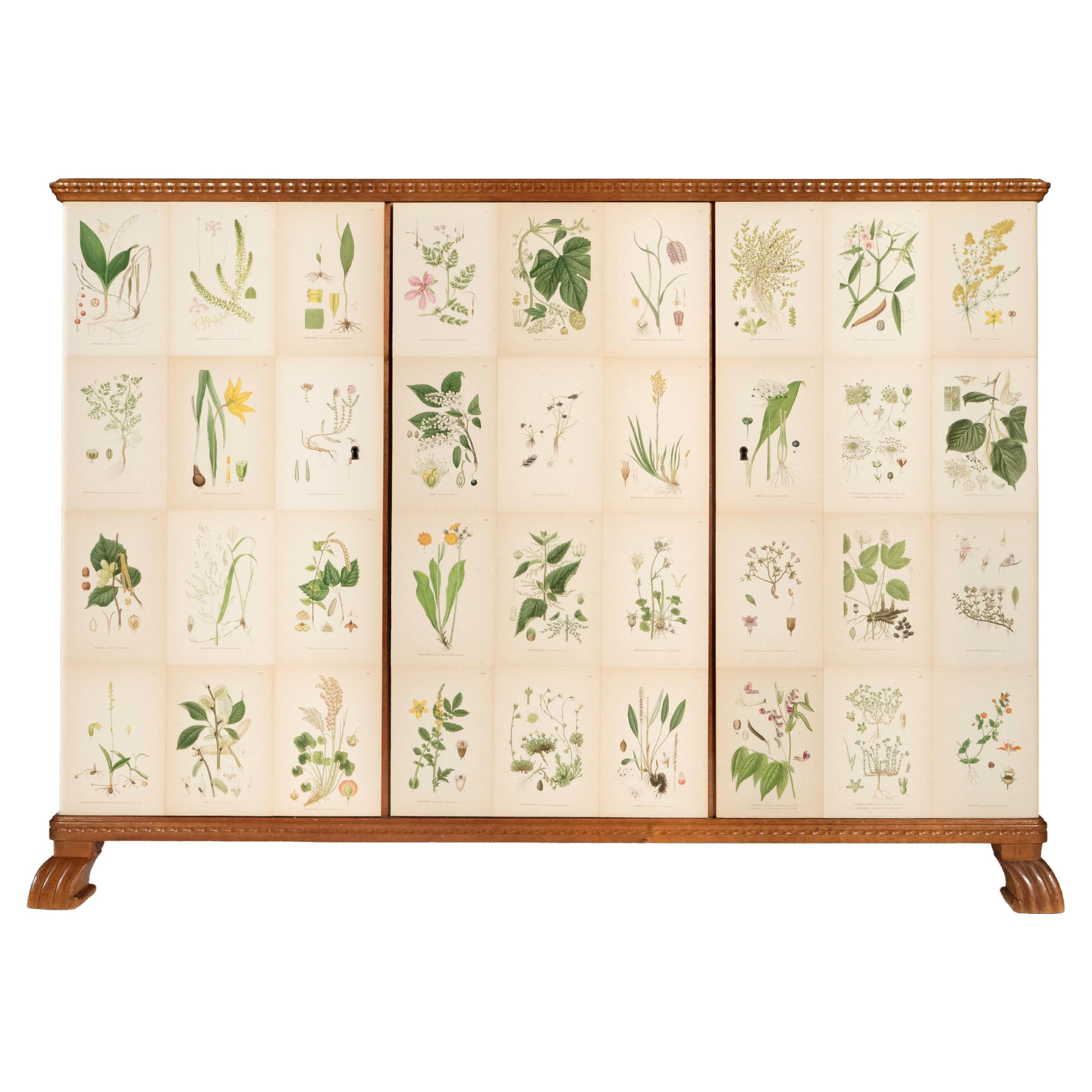 Armadio svedese a 3 ante in olmo con illustrazioni di Flora Nordens, stile Josef Frank