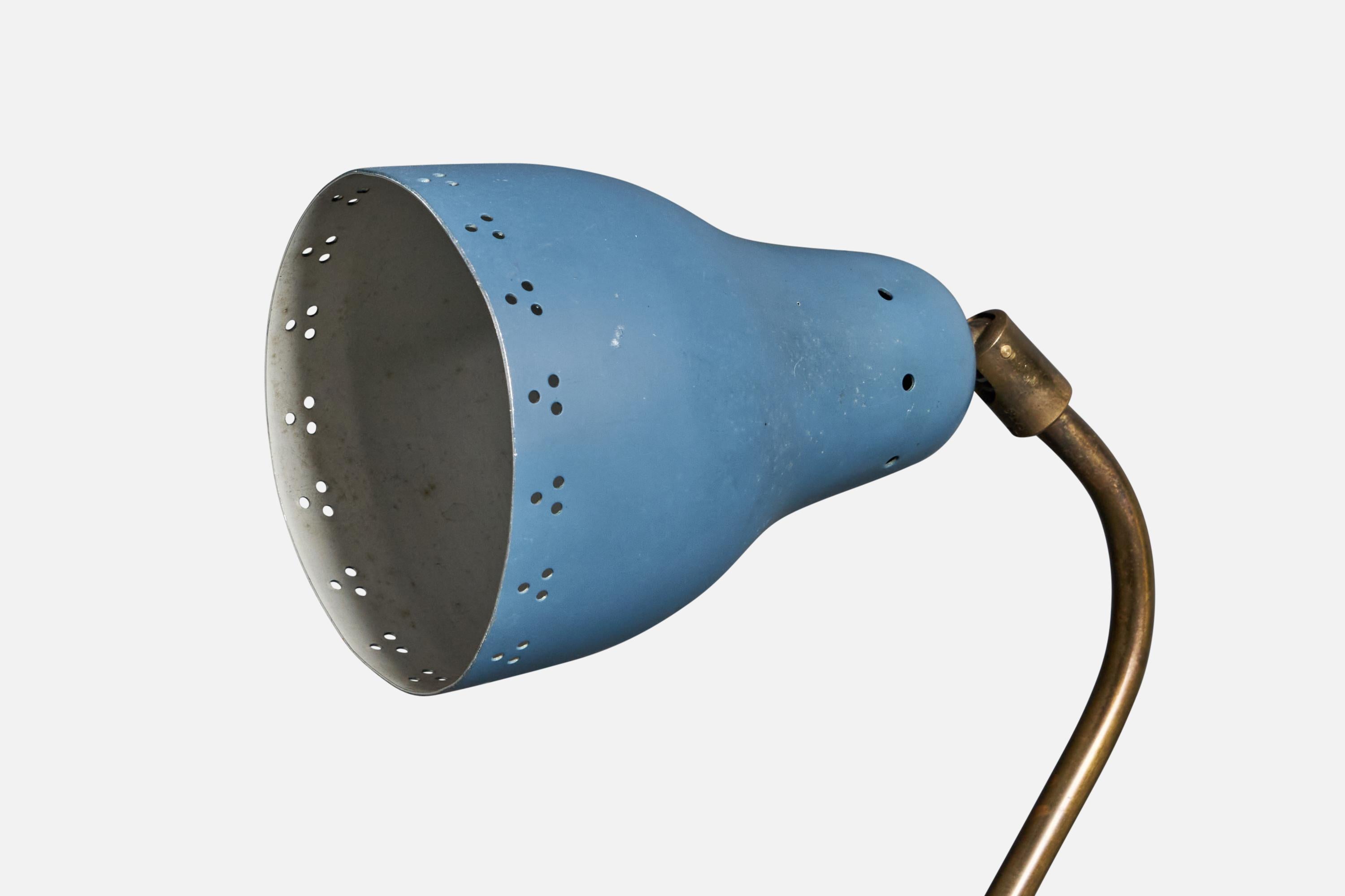 Swedish, Adjustable Desk Light, Brass, Lacquered Metal, Sweden, 1950s In Good Condition For Sale In High Point, NC