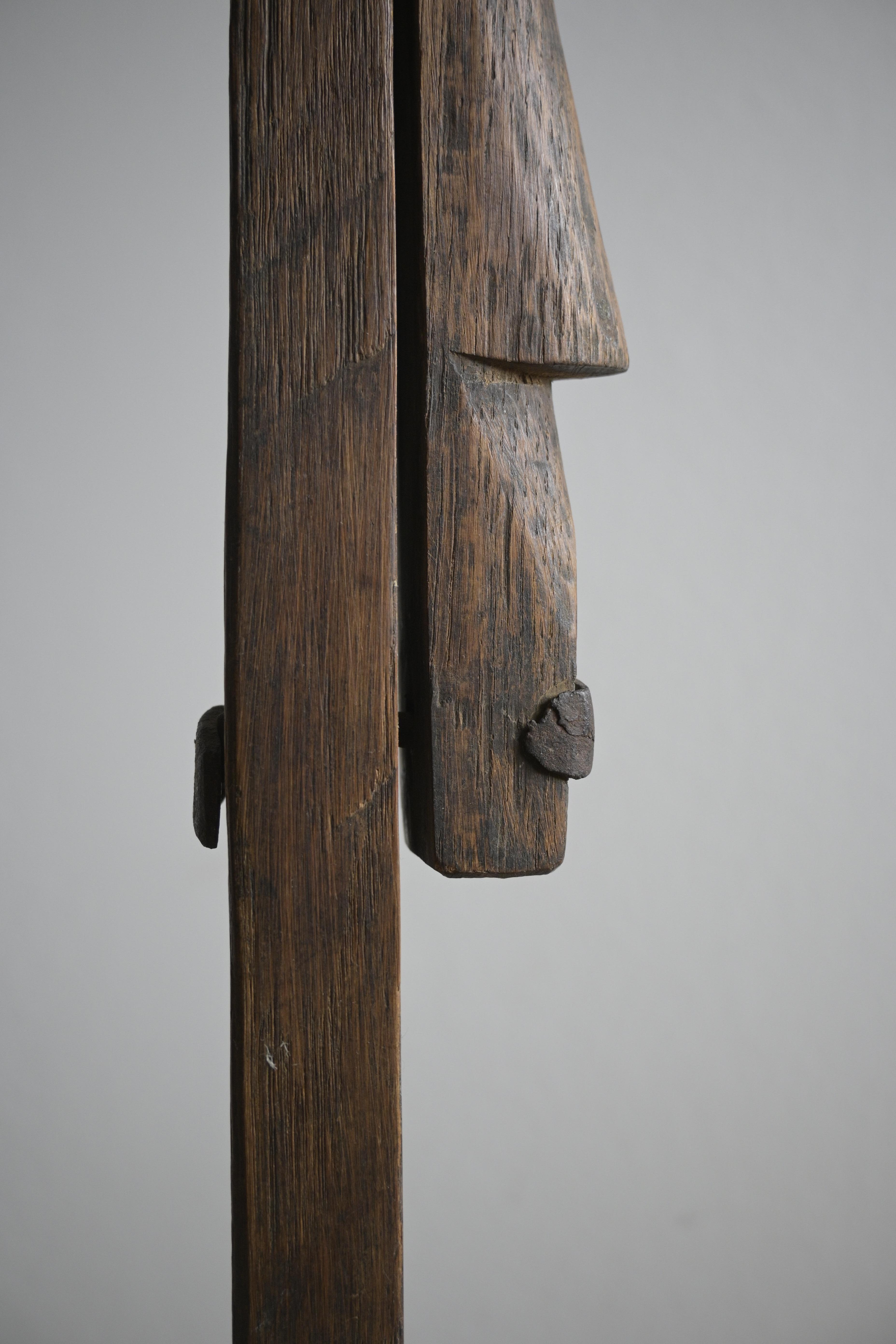 Swedish adjustable Floor Candlestick holder 'Lyskärring', circa 1780-1830 For Sale 7