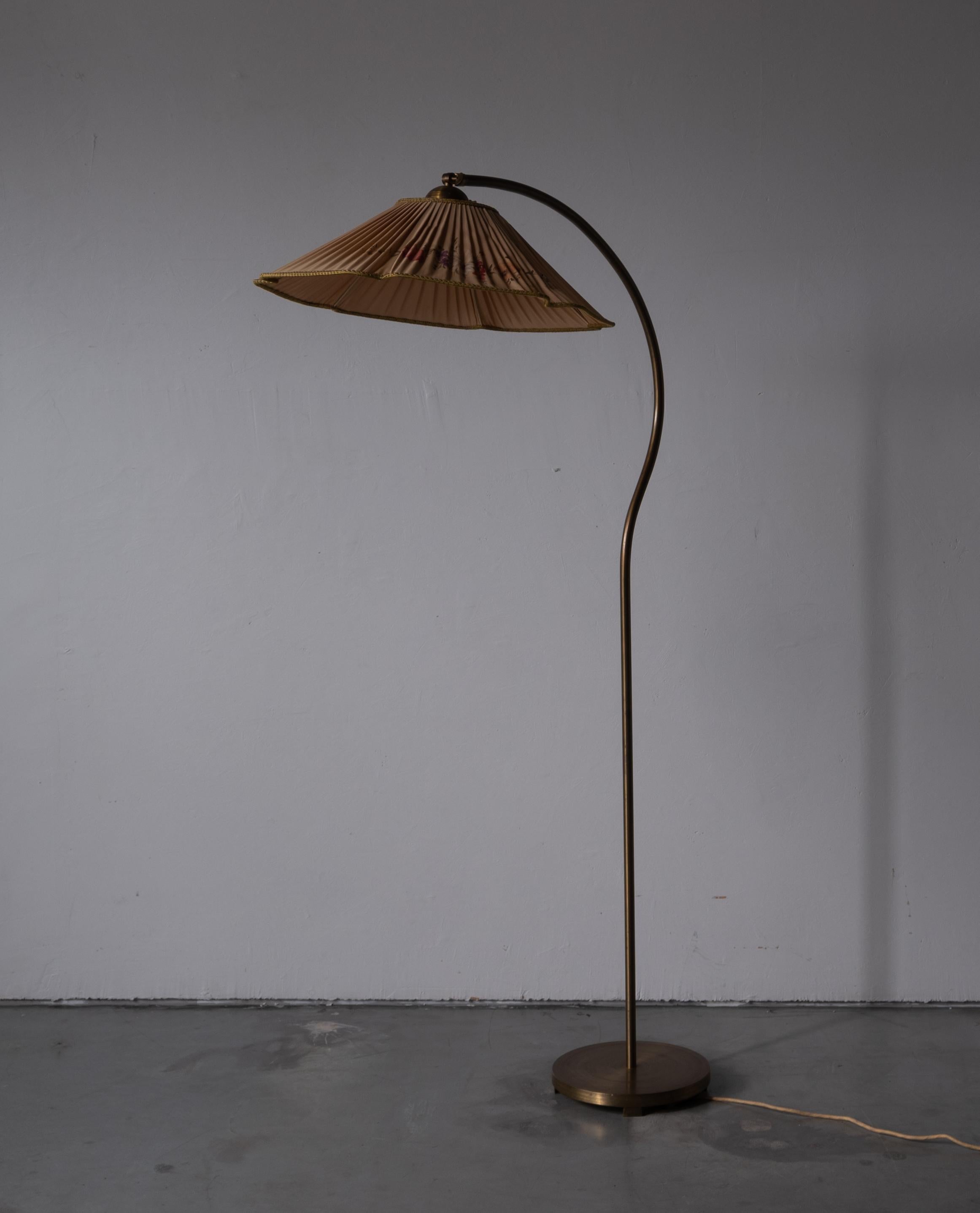 Scandinavian Modern Swedish, Adjustable Organic Floor Lamp, Brass, Fabric, Sweden, 1940s
