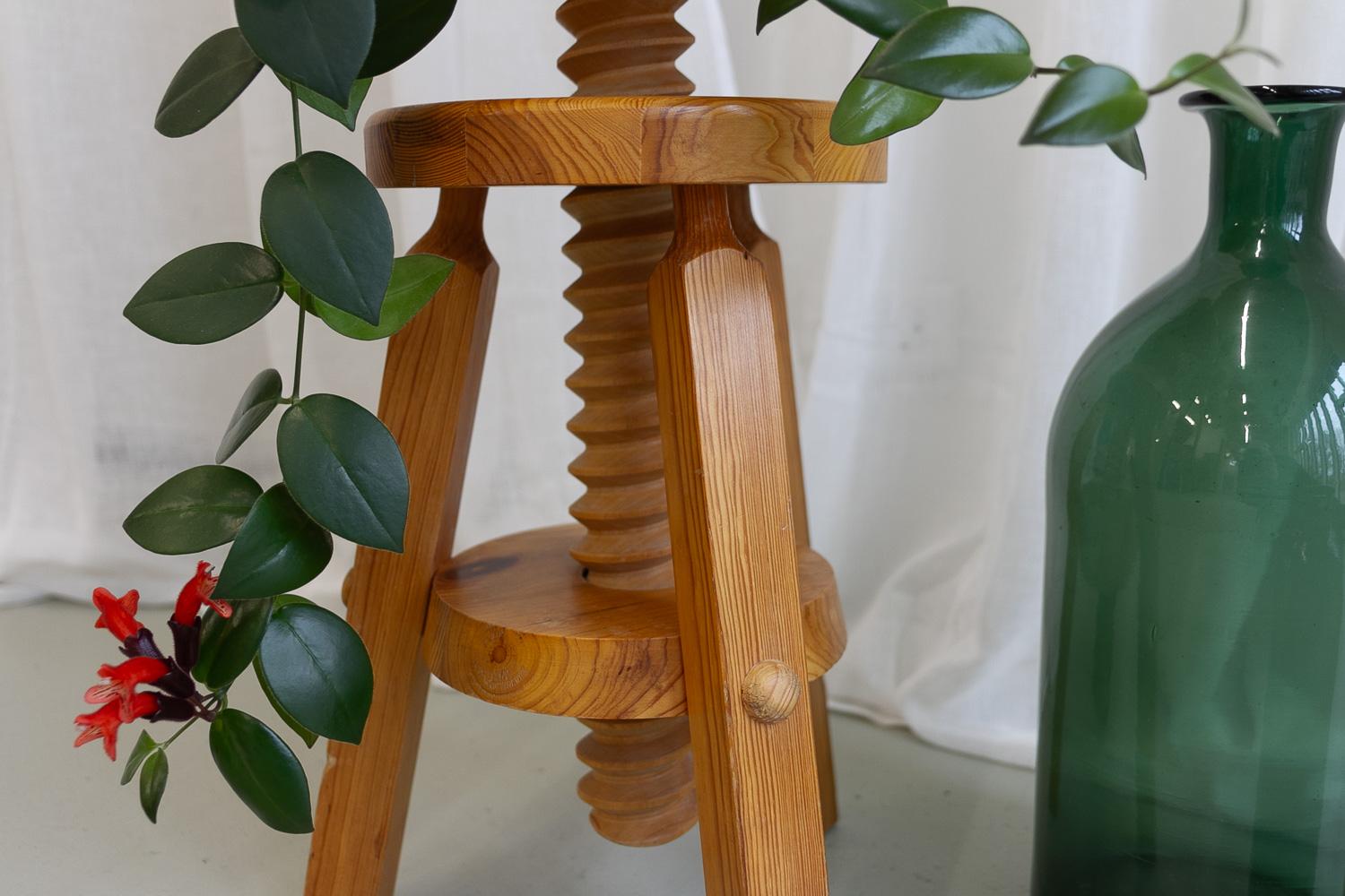 Swedish Adjustable Tripod Pine Stool, 1960s. For Sale 9