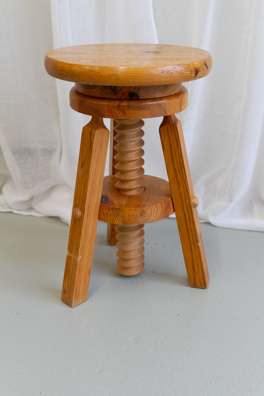 Swedish Adjustable Tripod Pine Stool, 1960s. For Sale 1