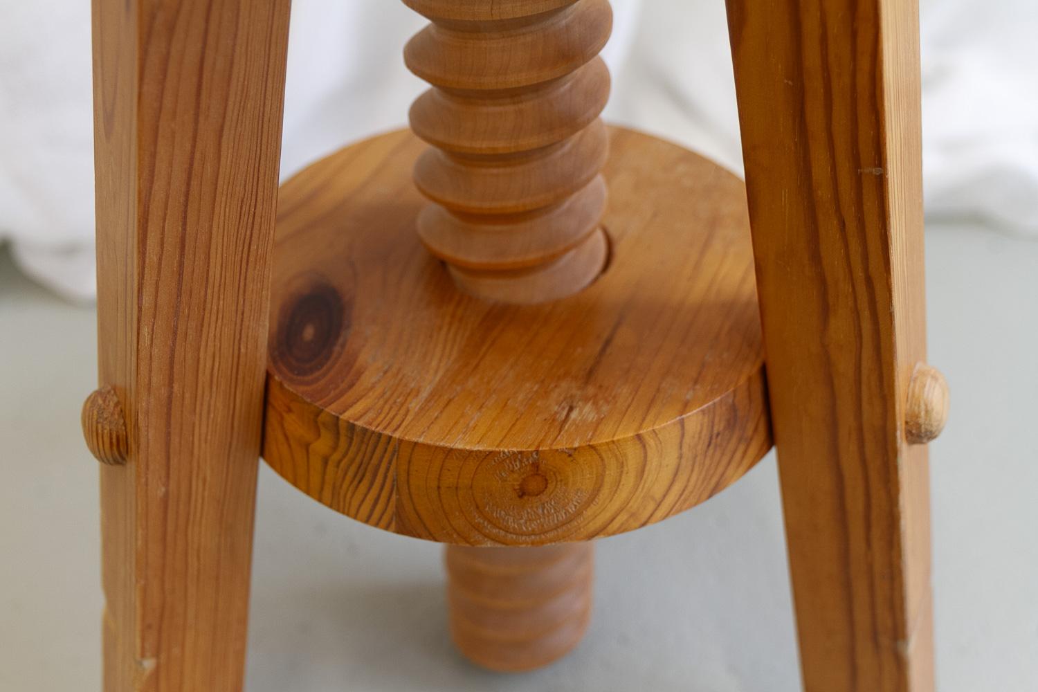 Swedish Adjustable Tripod Pine Stool, 1960s. For Sale 3