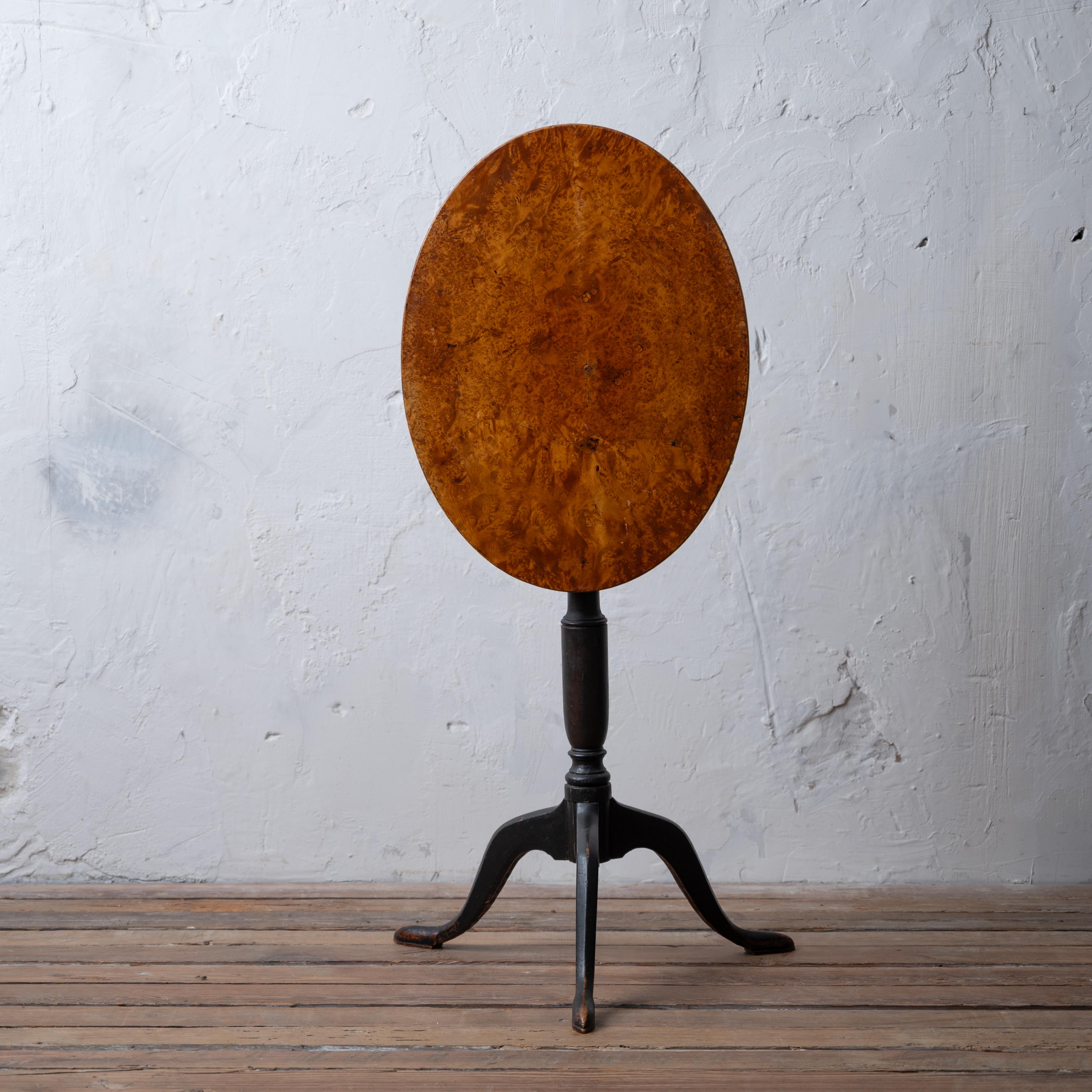 Swedish Alder Root Burl Tilt-Top Wine Table, c.1860 For Sale 2