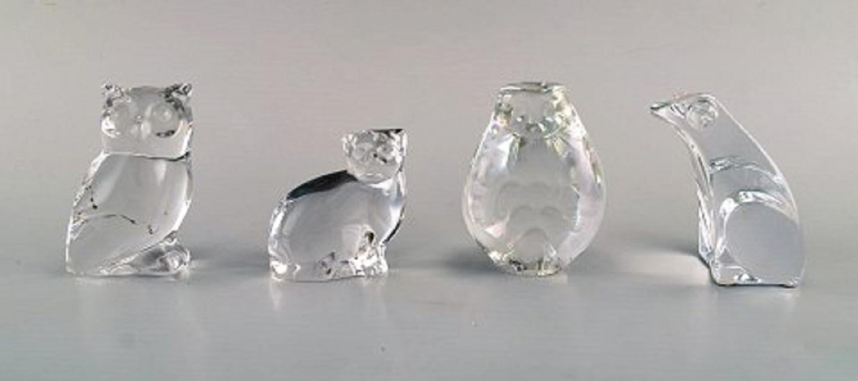 Des artistes verriers suédois et autres, dont Mats Jonasson. Neuf figures d'animaux en verre d'art transparent, années 1980.
Les plus grandes mesures : 17 x 8,5 cm.
En très bon état.
Certaines sont estampillées et avec un autocollant.
