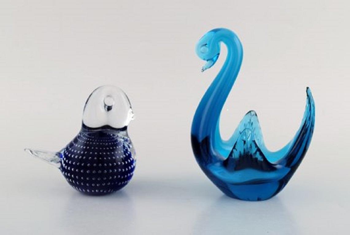 Schwedische und andere Glaskünstler, darunter Reijmyre. Acht Vogelfiguren aus Kunstglas, 1980er Jahre.
Größte Abmessungen: 15.5 x 11 cm.
In sehr gutem Zustand.
Einige gestempelt und mit Aufkleber.